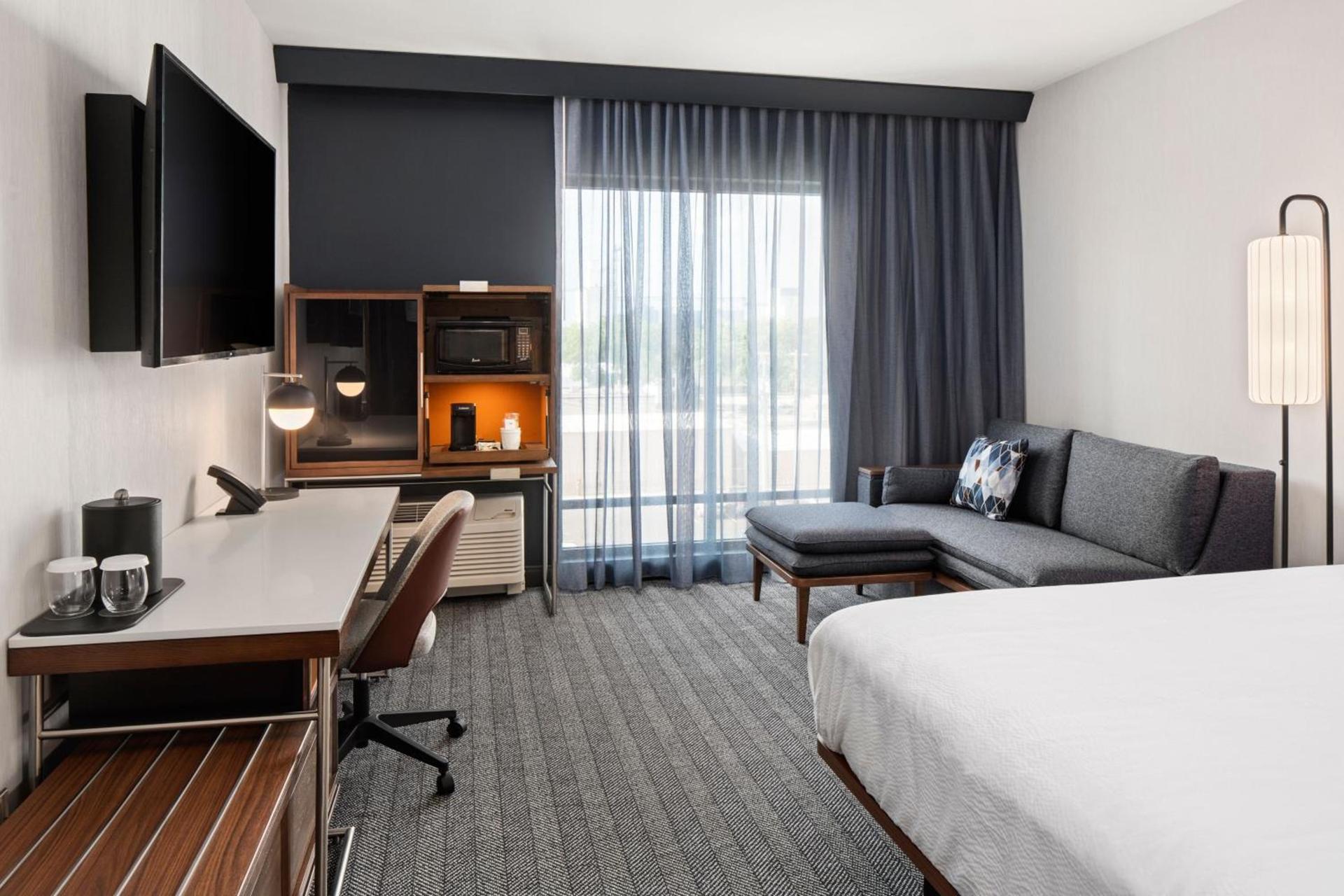 Courtyard by Marriott Austin Dripping Springs photo 4