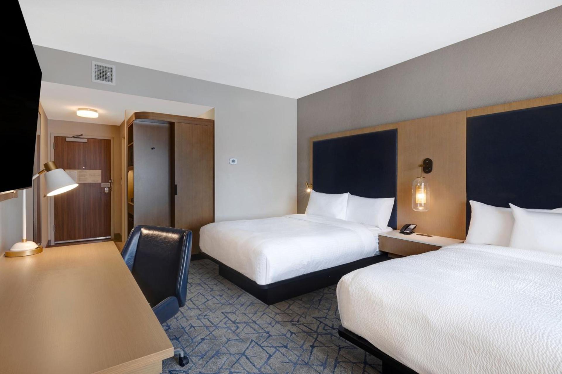 Fairfield by Marriott Inn & Suites Minneapolis Downtown photo 8