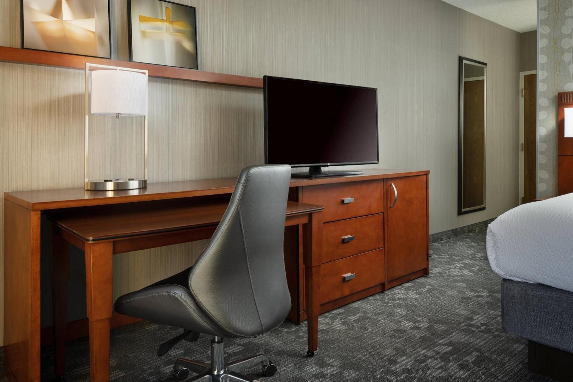 Courtyard by Marriott Phoenix Mesa photo 2