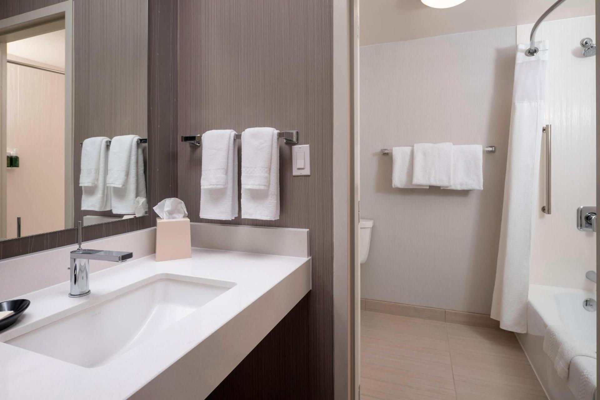 Courtyard by Marriott Phoenix Mesa photo 12