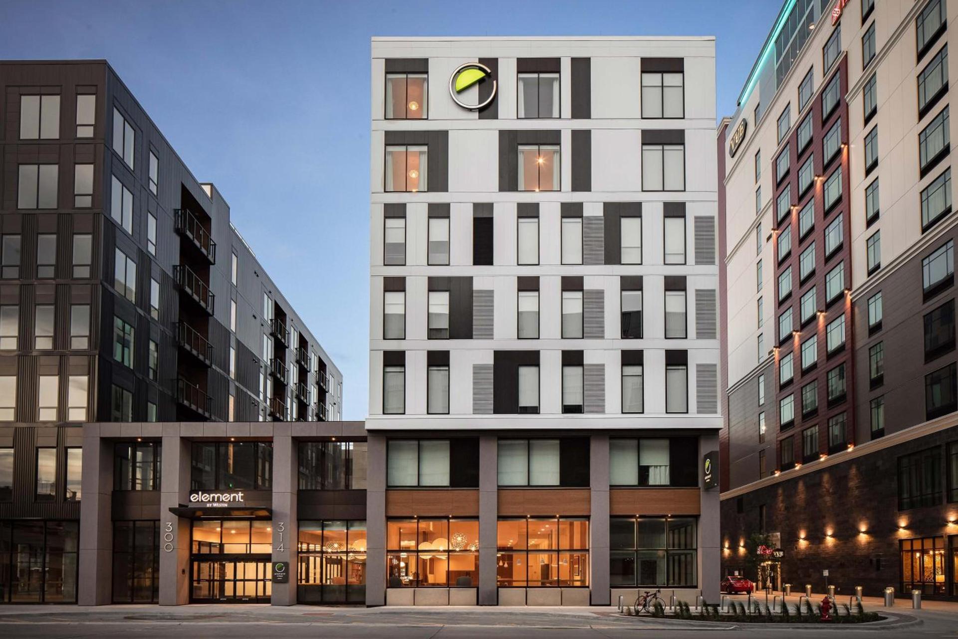 Element by Marriott Iowa City photo 3