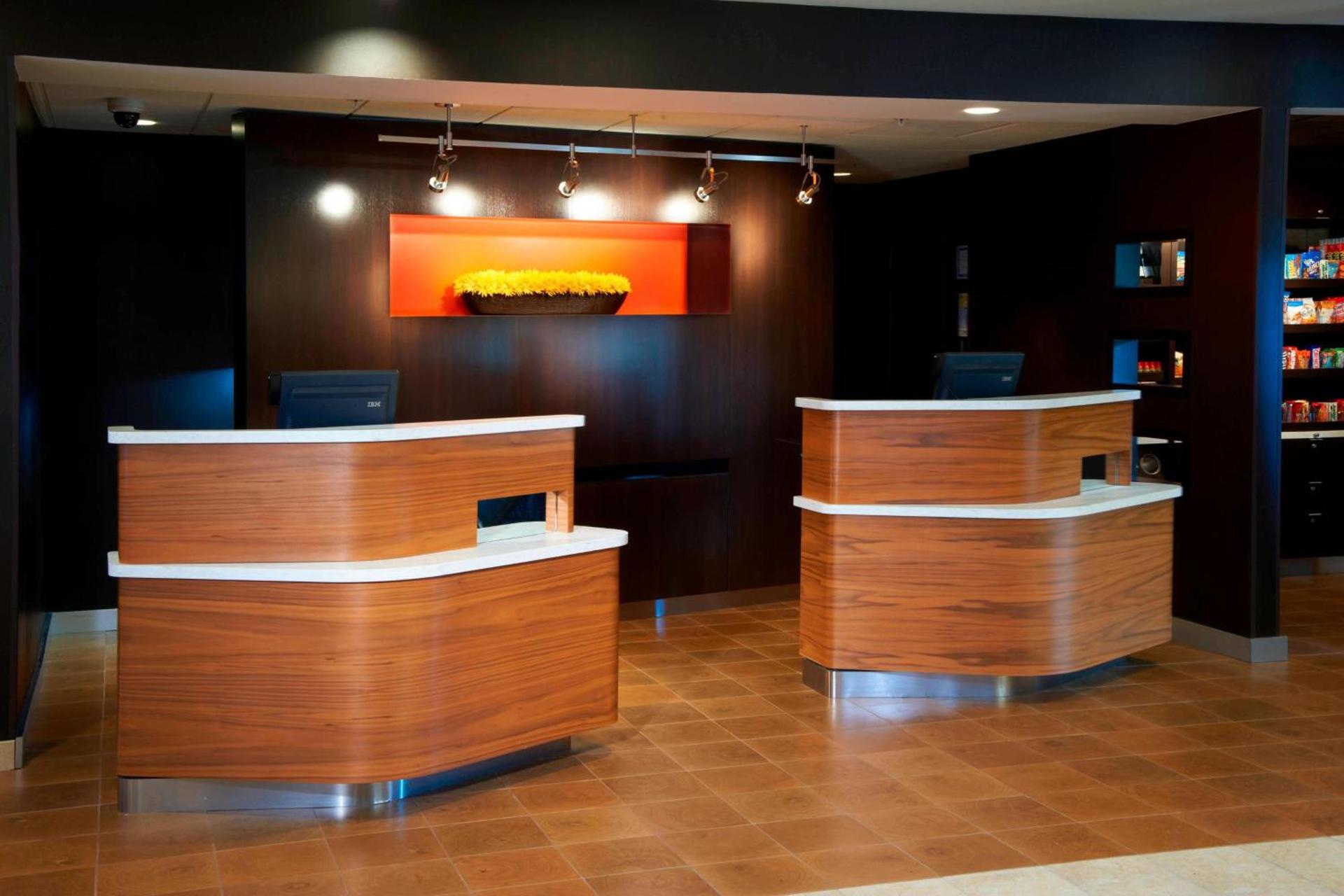 Courtyard by Marriott Rockford photo 3