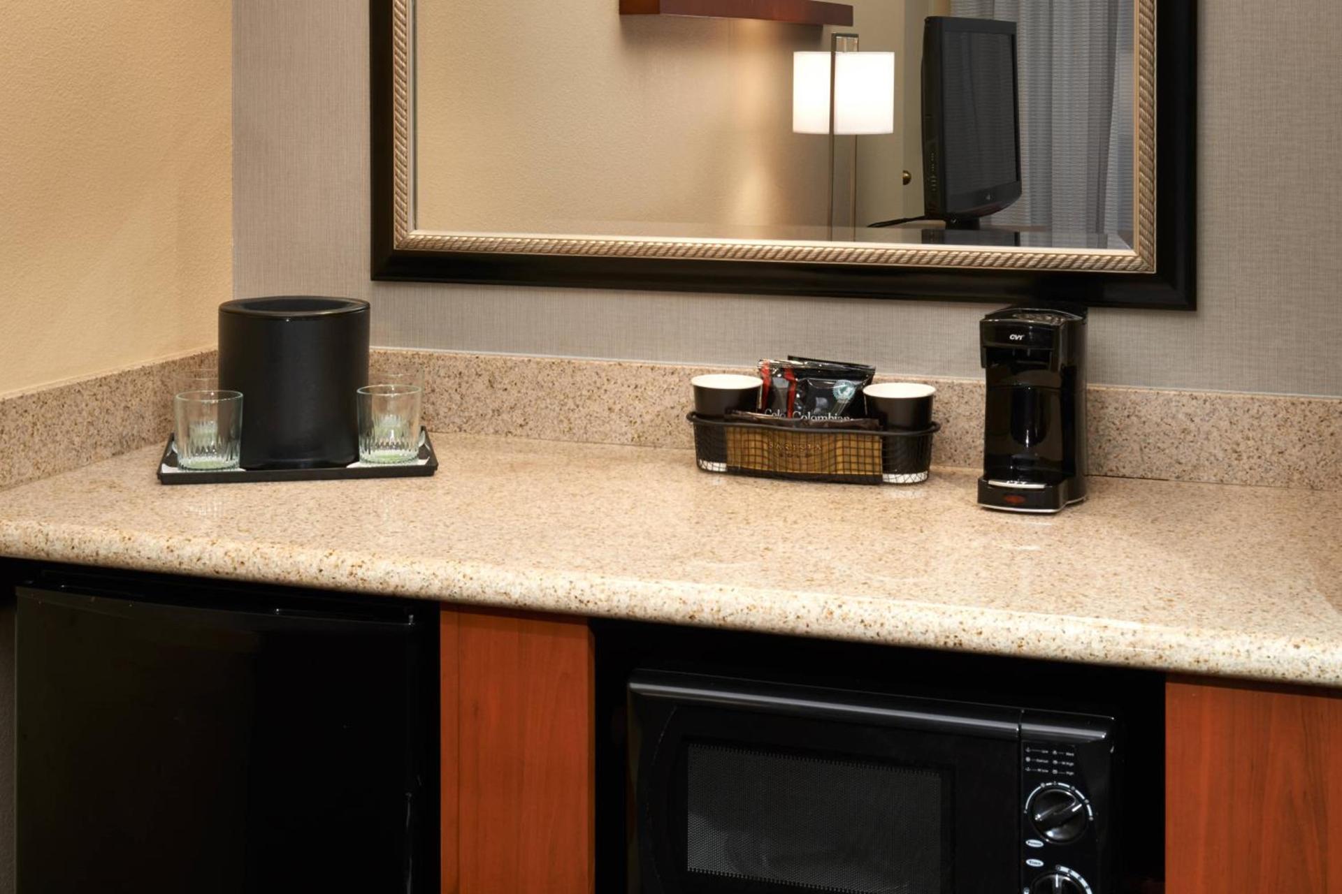 Courtyard by Marriott Rockford photo 20