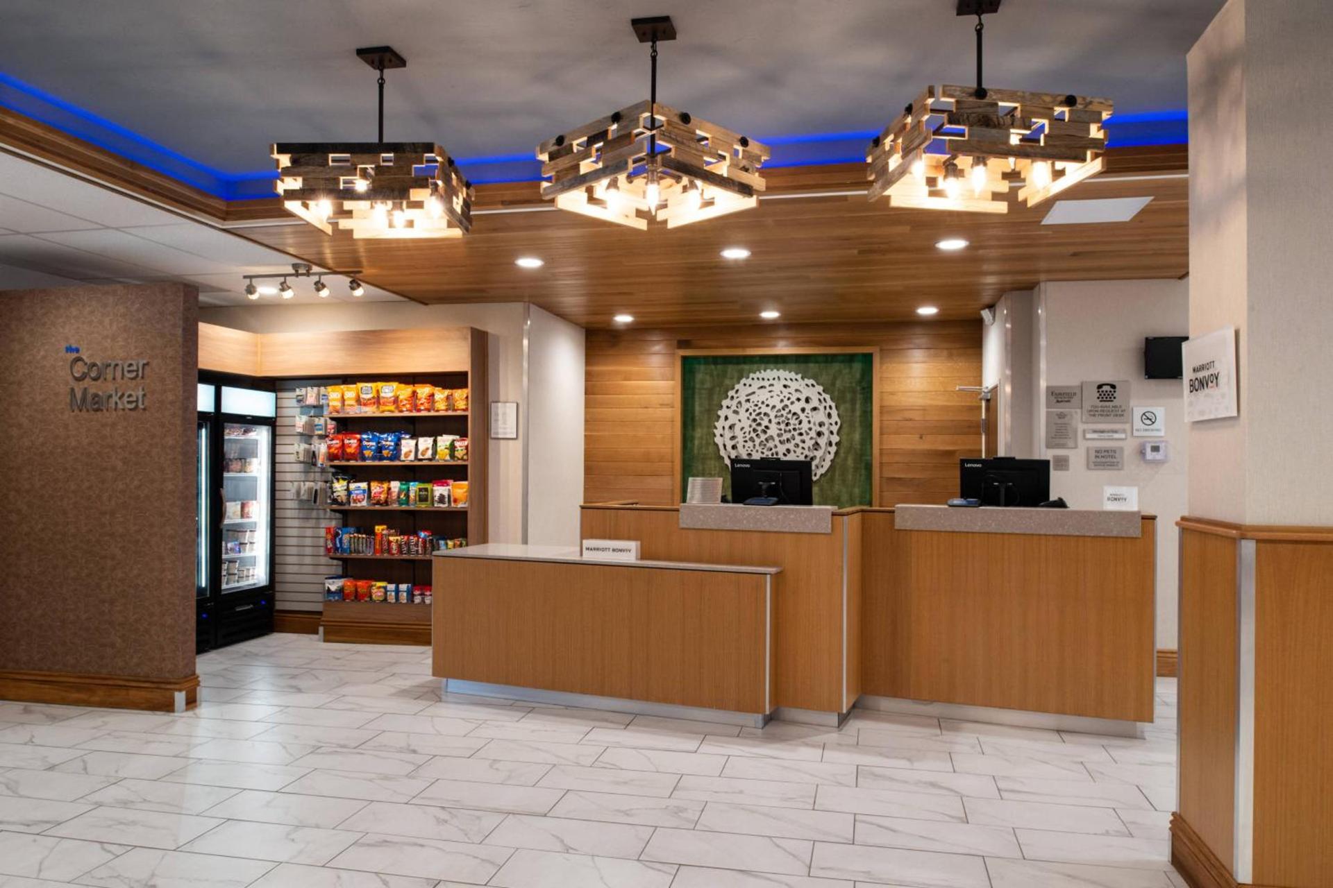 Fairfield Inn and Suites by Marriott Bakersfield Central photo 3