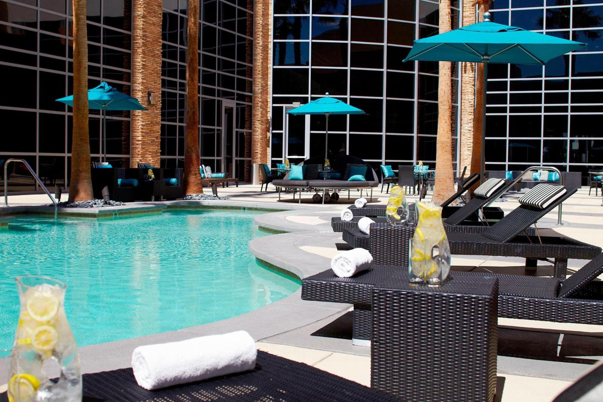 Renaissance Las Vegas Hotel photo 41