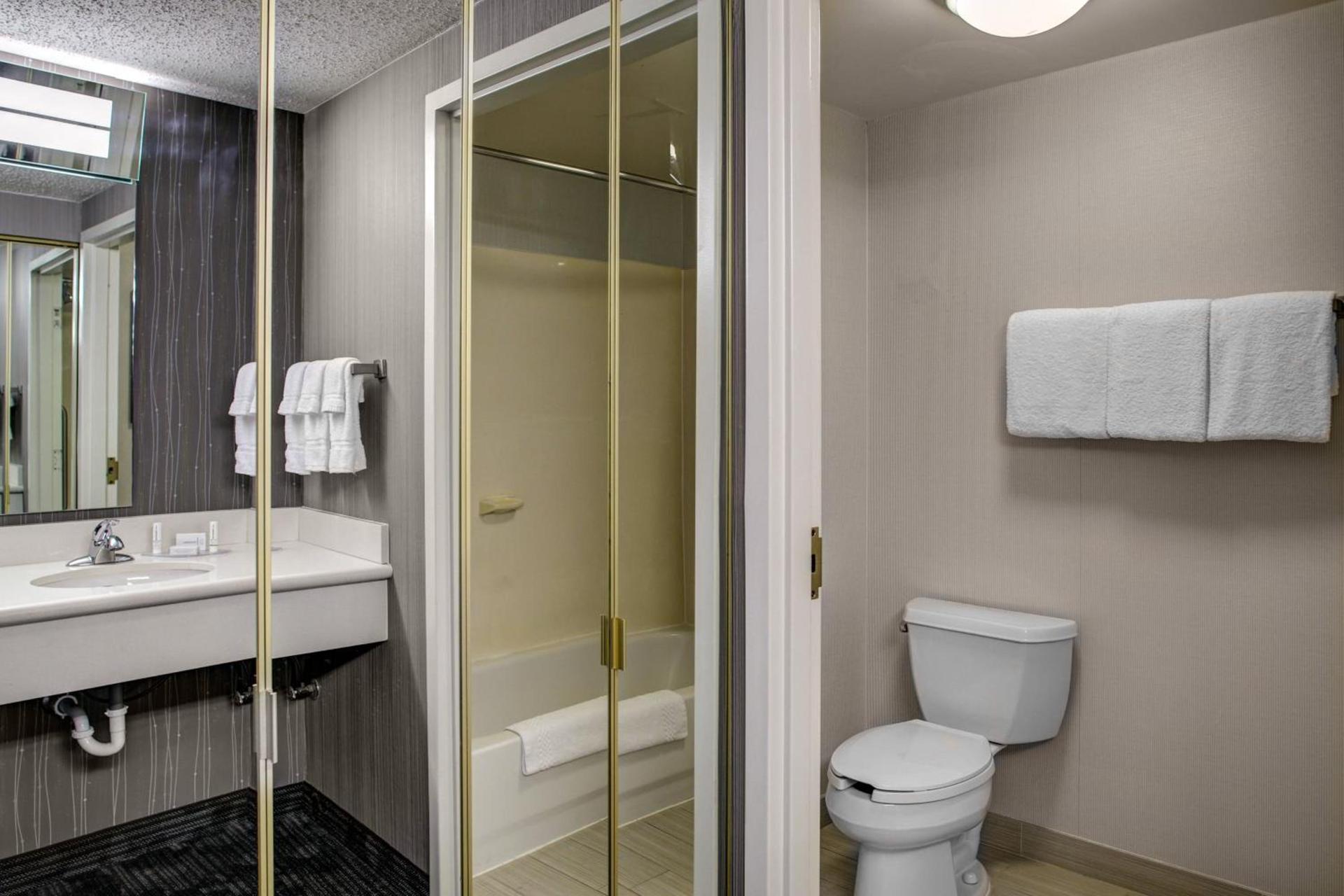 Courtyard by Marriott Cleveland Westlake photo 7