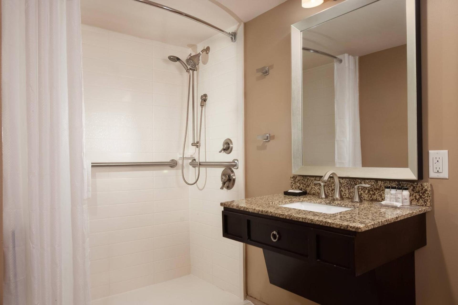 Delta Hotels by Marriott Orlando Lake Buena Vista photo 11