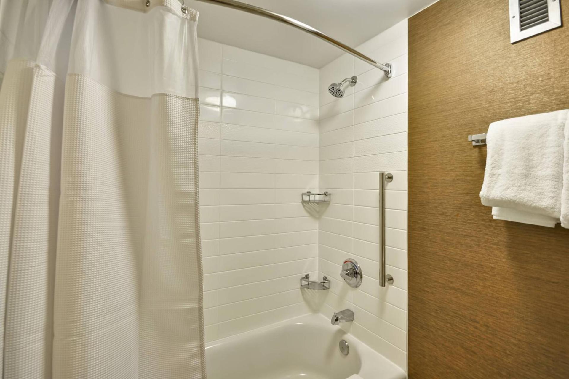 Fairfield Inn & Suites by Marriott Atlanta Vinings/Galleria photo 6