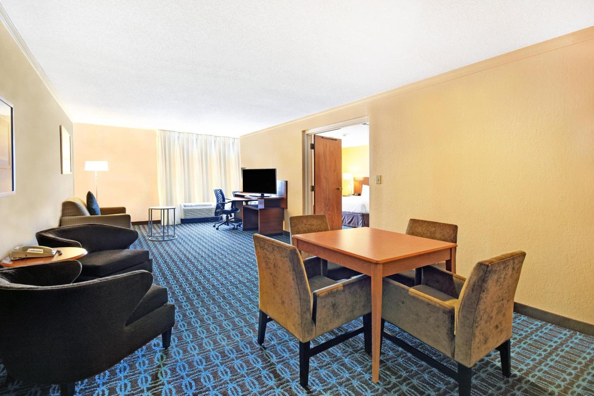 Fairfield Inn & Suites by Marriott Atlanta Vinings/Galleria photo 16
