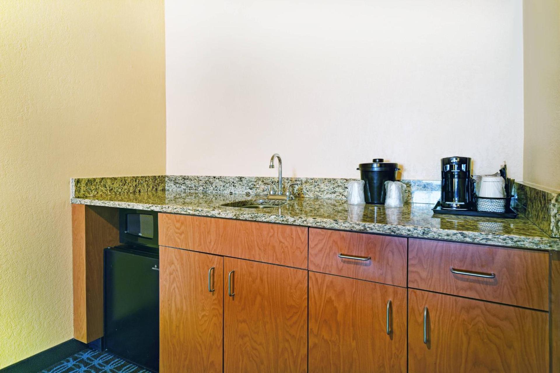 Fairfield Inn & Suites by Marriott Atlanta Vinings/Galleria photo 18