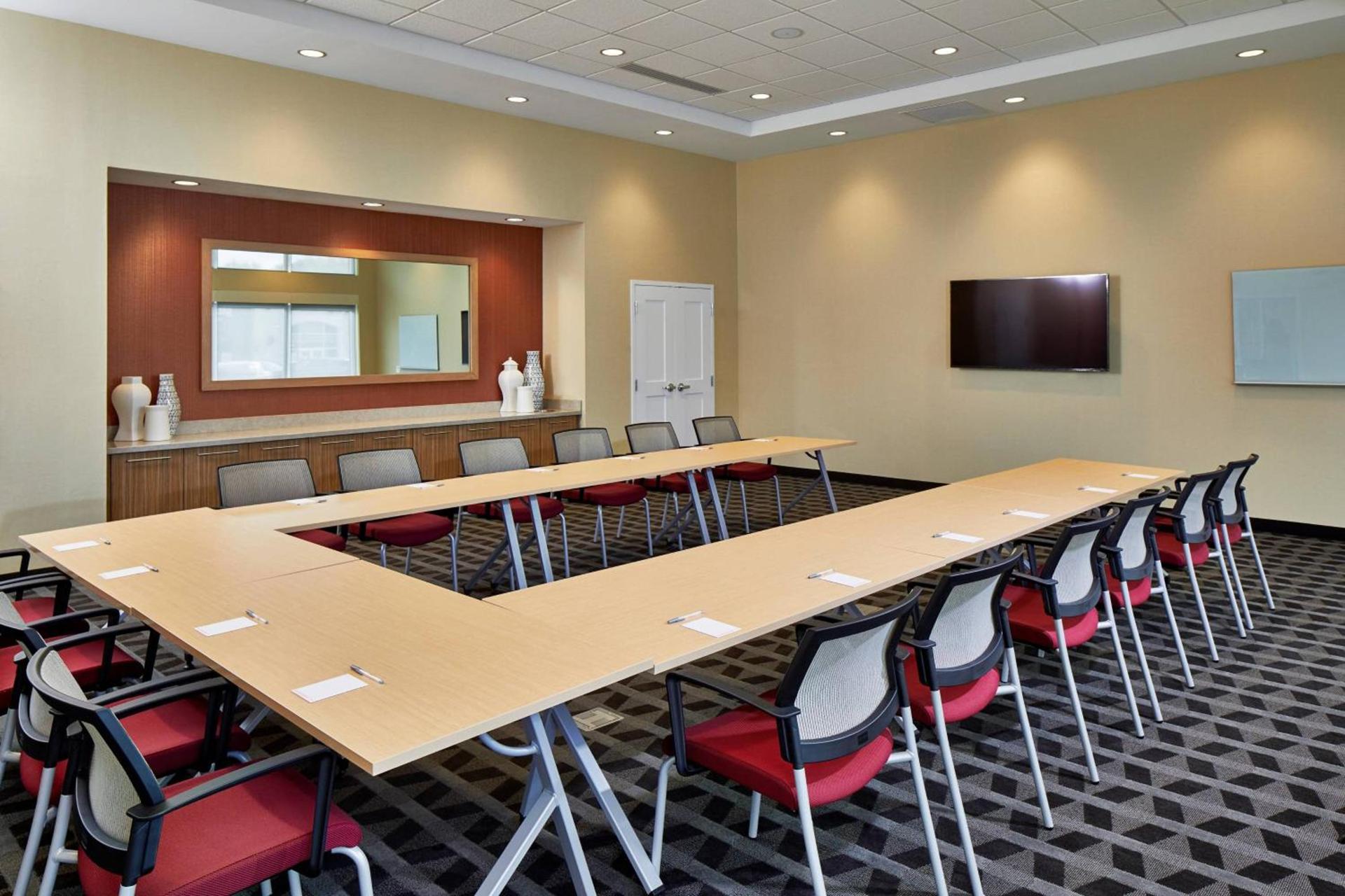 TownePlace Suites by Marriott Columbus North - OSU photo 39
