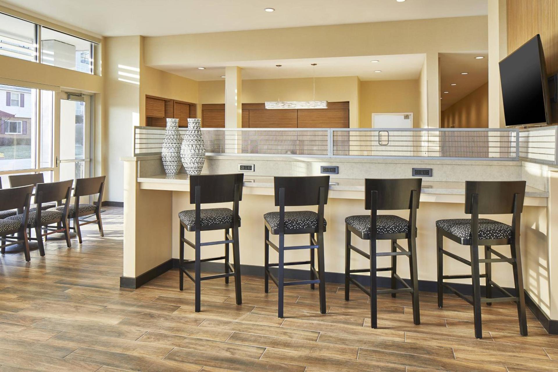 TownePlace Suites by Marriott Columbus North - OSU photo 32