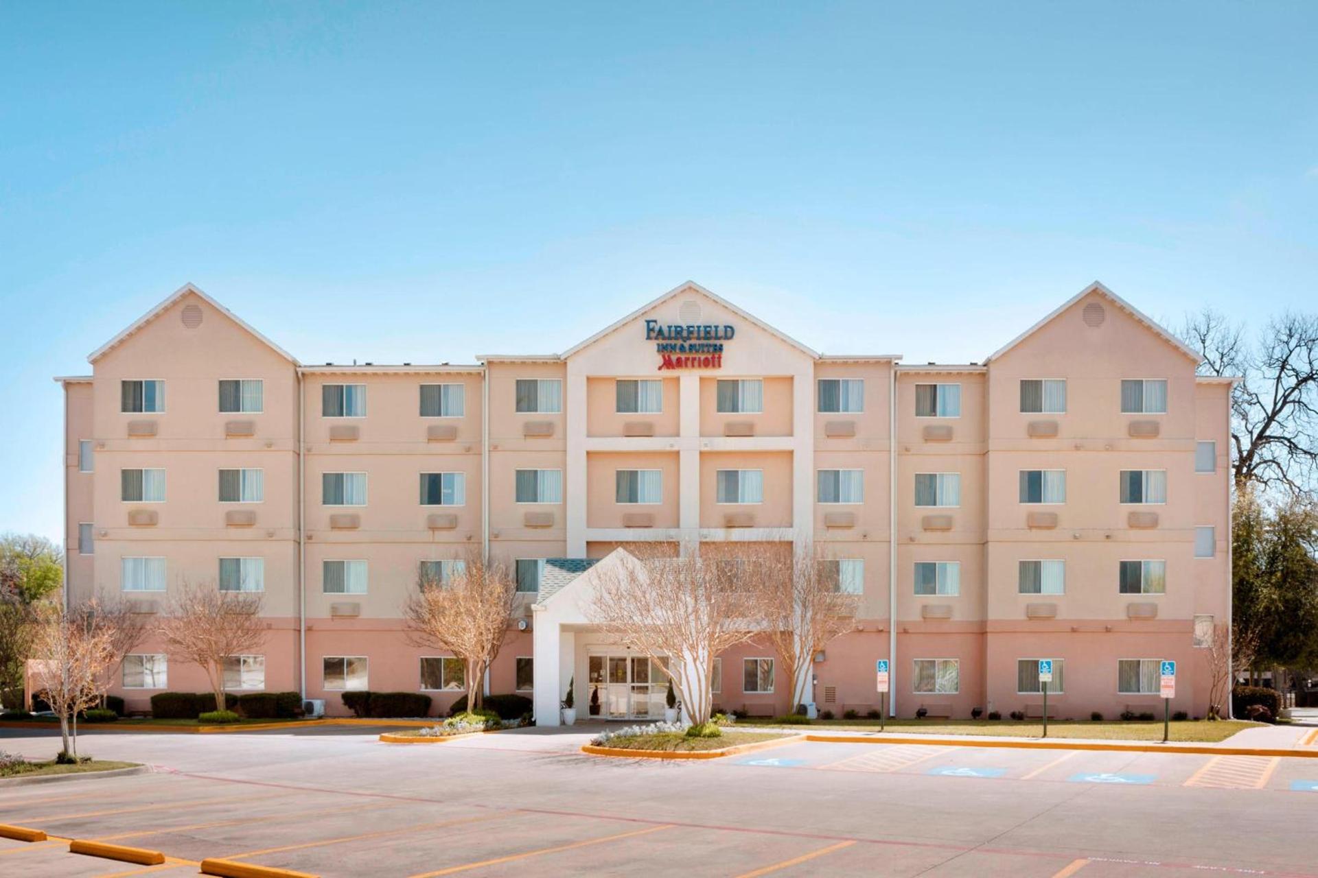 Fairfield Inn & Suites Fort Worth University Drive photo 1