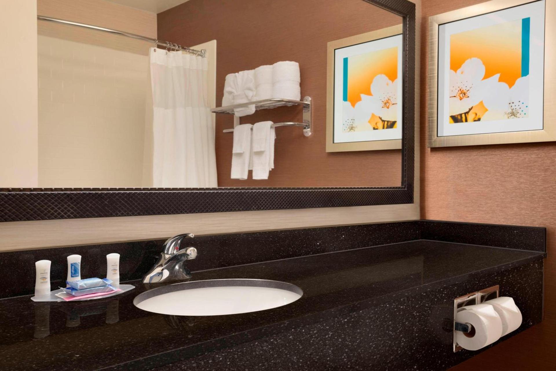 Fairfield Inn & Suites Fort Worth University Drive photo 10