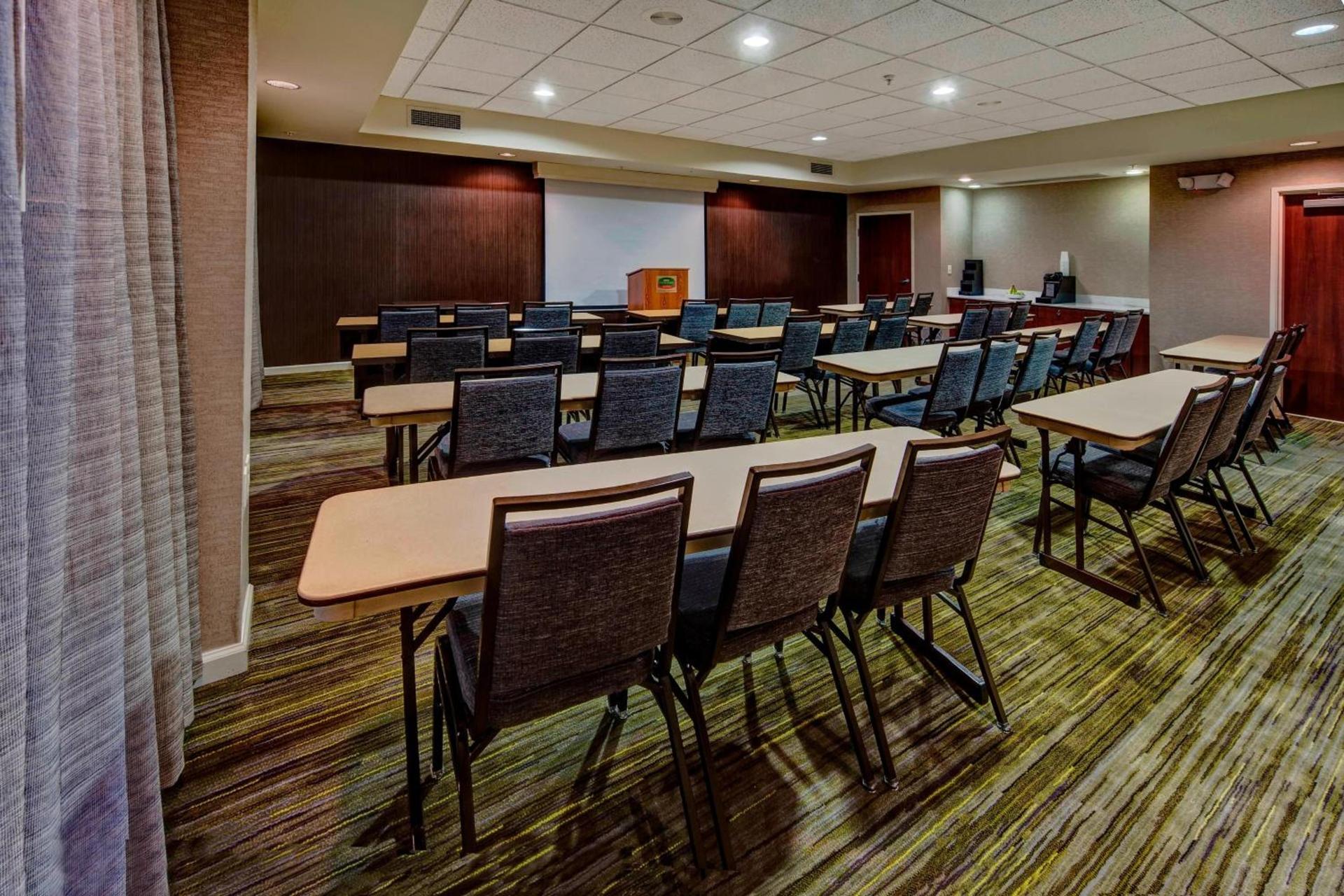 Courtyard by Marriott Alexandria photo 37