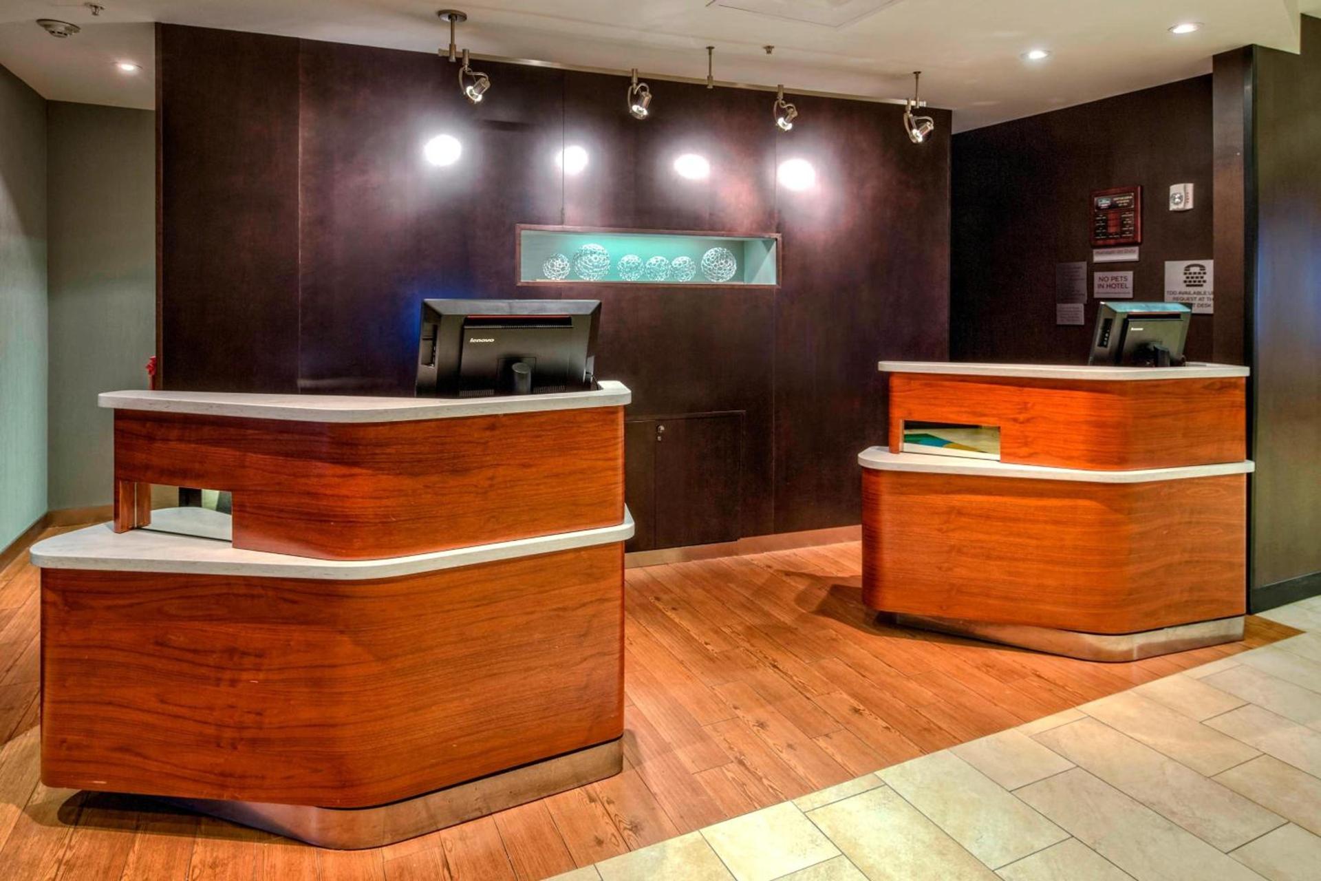 Courtyard by Marriott Alexandria photo 2