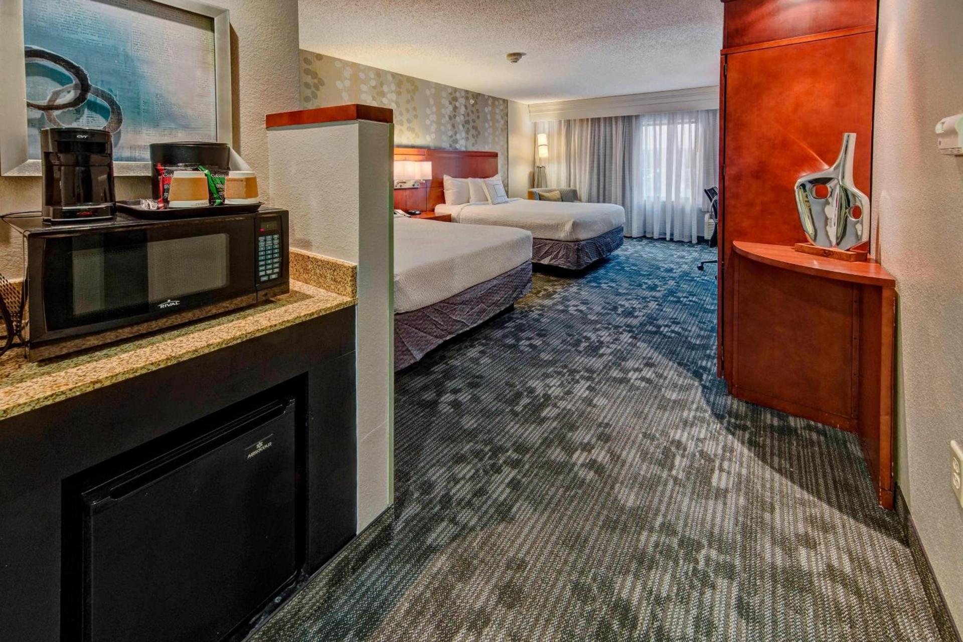 Courtyard by Marriott Alexandria photo 6