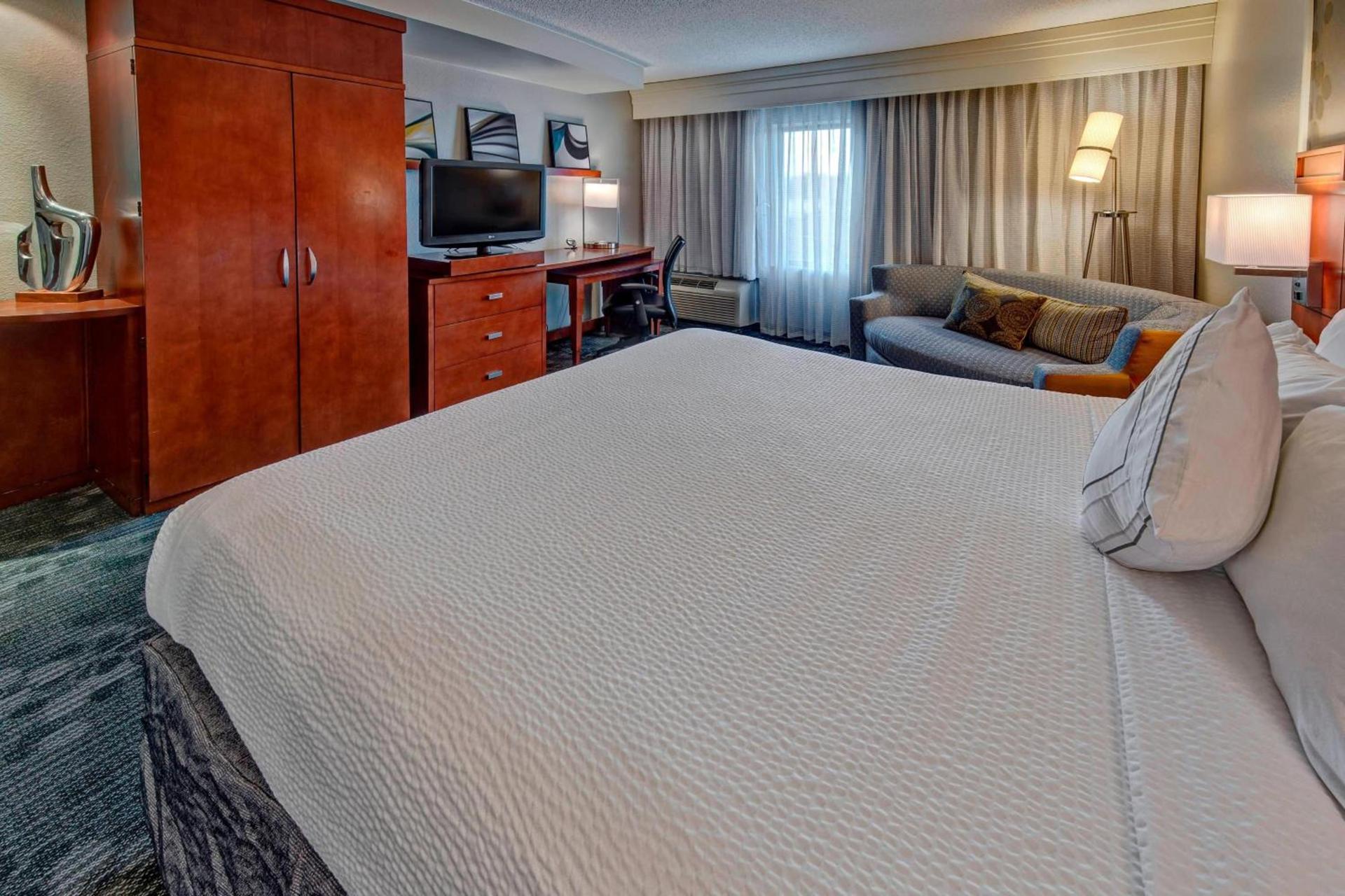 Courtyard by Marriott Alexandria photo 8