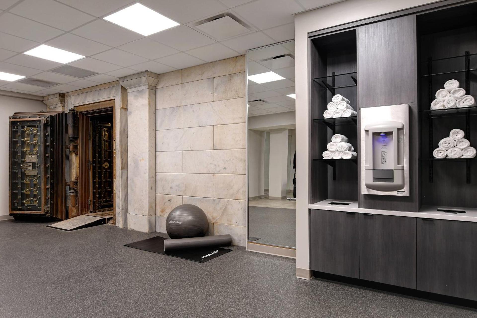 Courtyard by Marriott Cincinnati Downtown photo 42