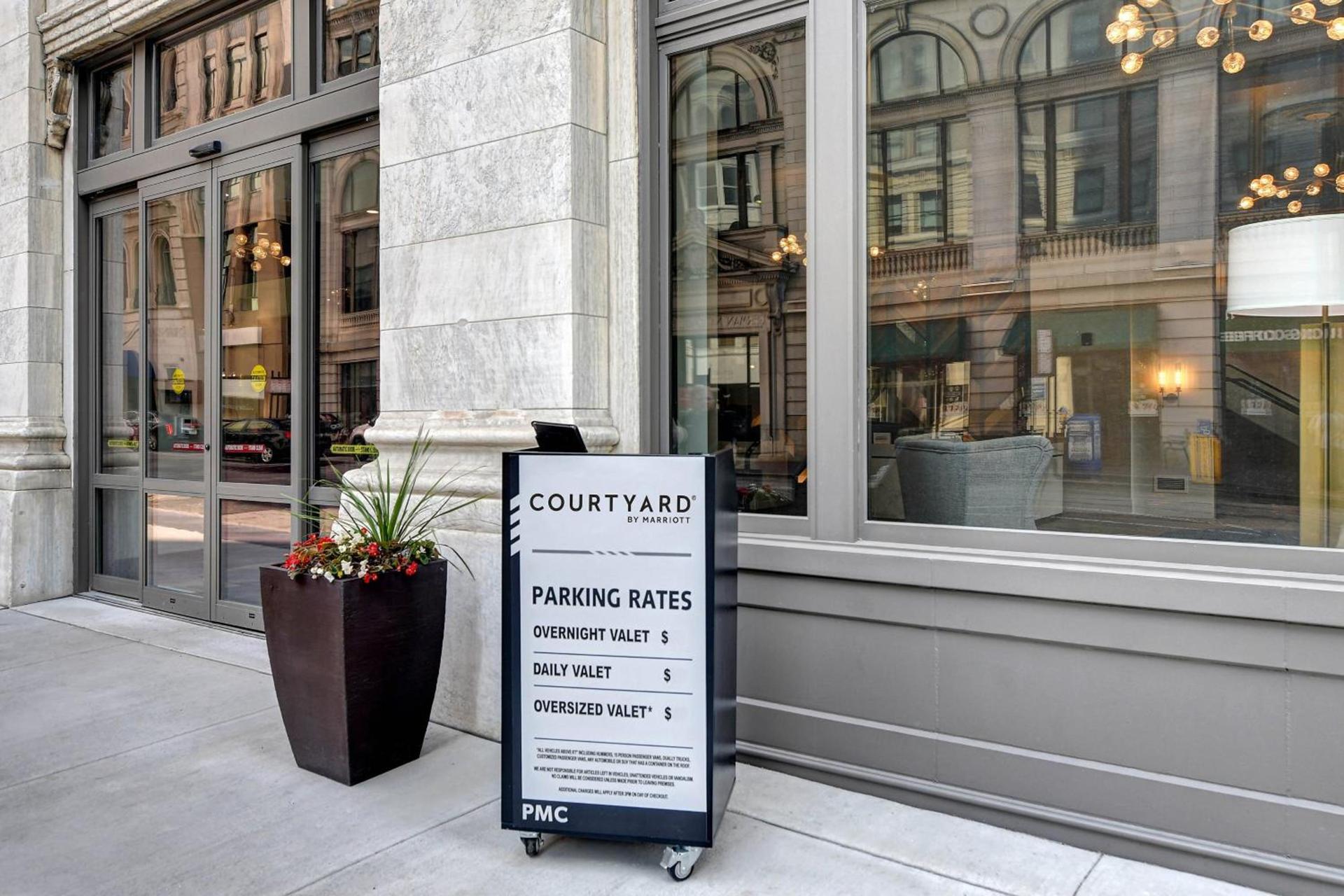 Courtyard by Marriott Cincinnati Downtown photo 23