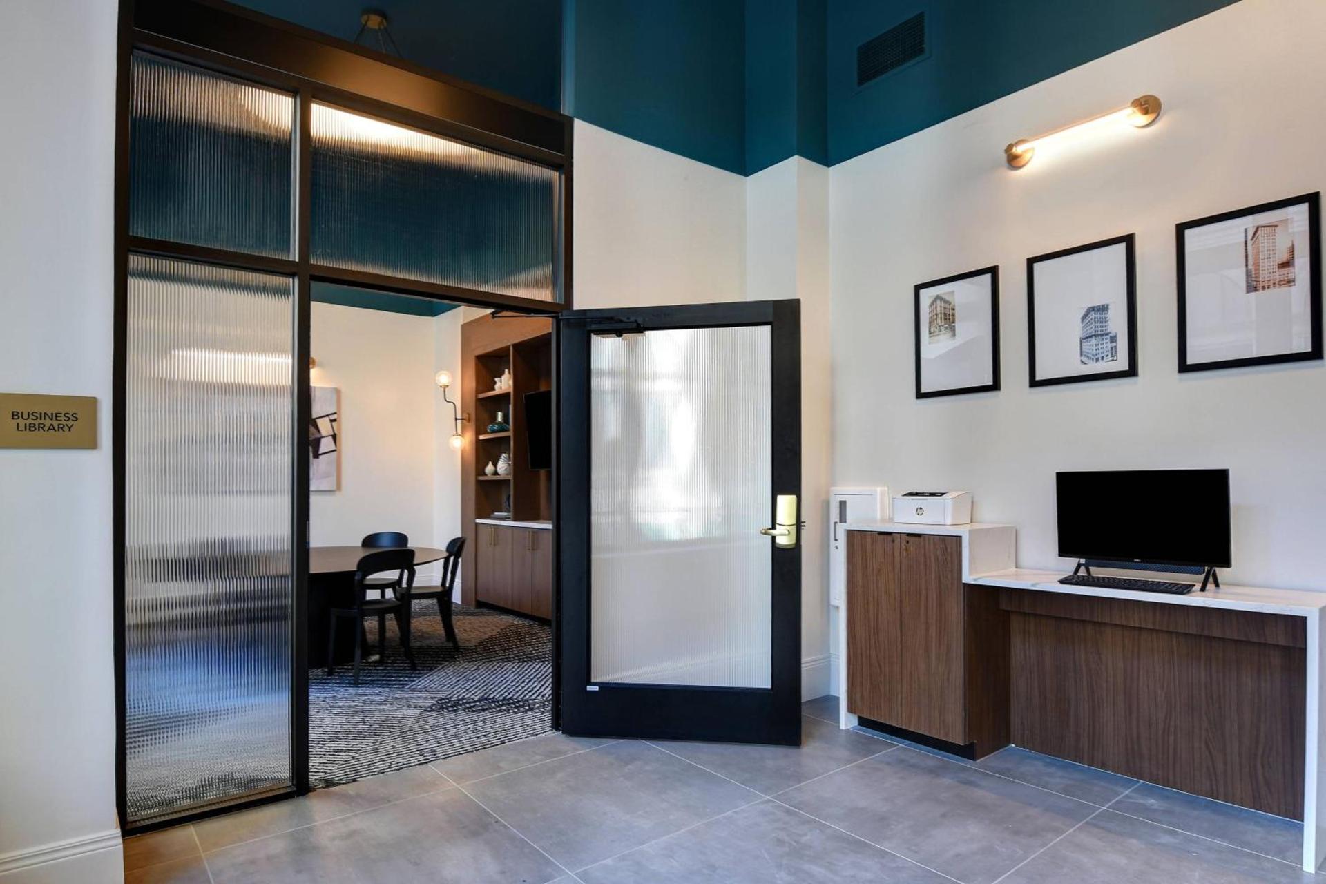 Courtyard by Marriott Cincinnati Downtown photo 24
