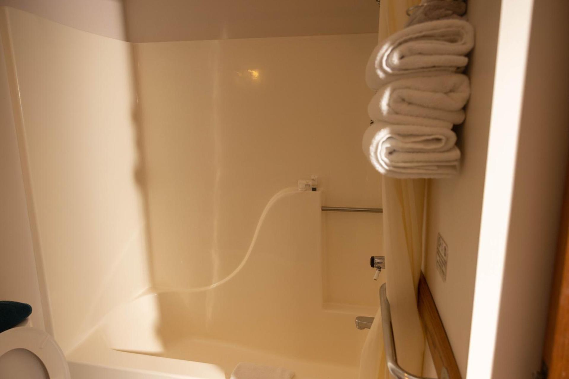 Lafayette Inn photo 10