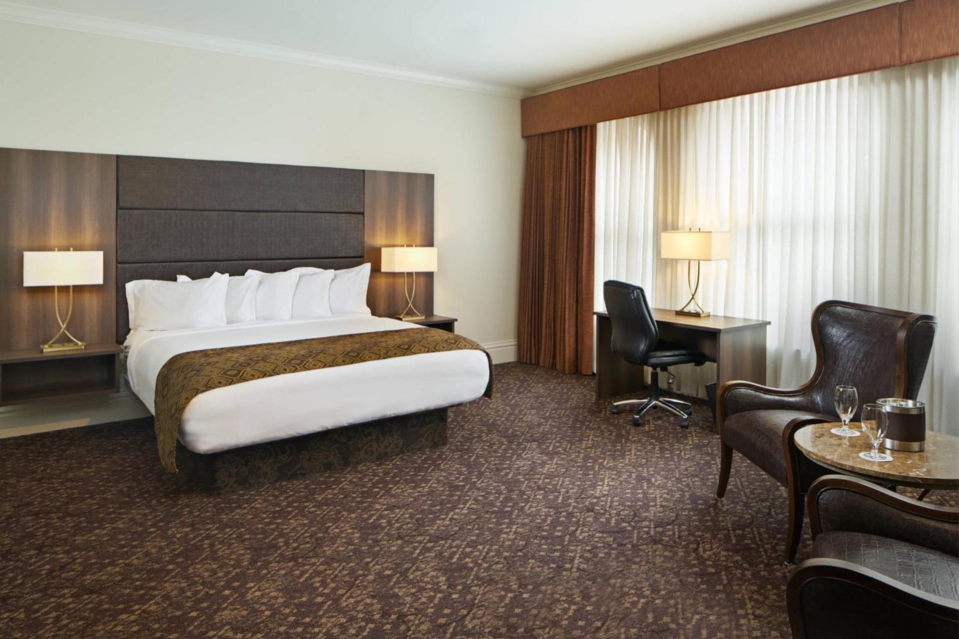 The Louie, A Davenport Hotel, Autograph Collection photo 9