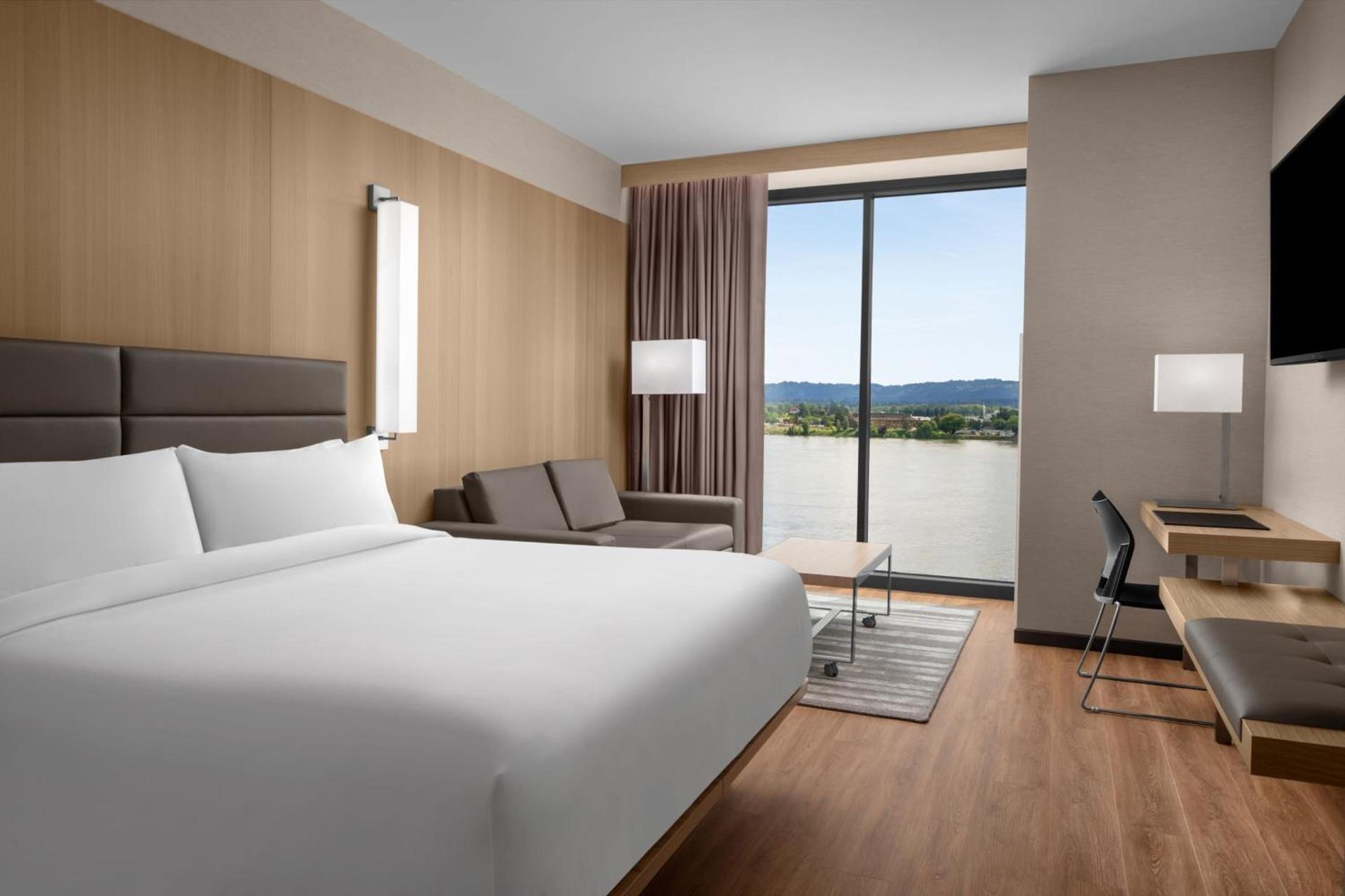 AC Hotel by Marriott Vancouver Waterfront photo 5
