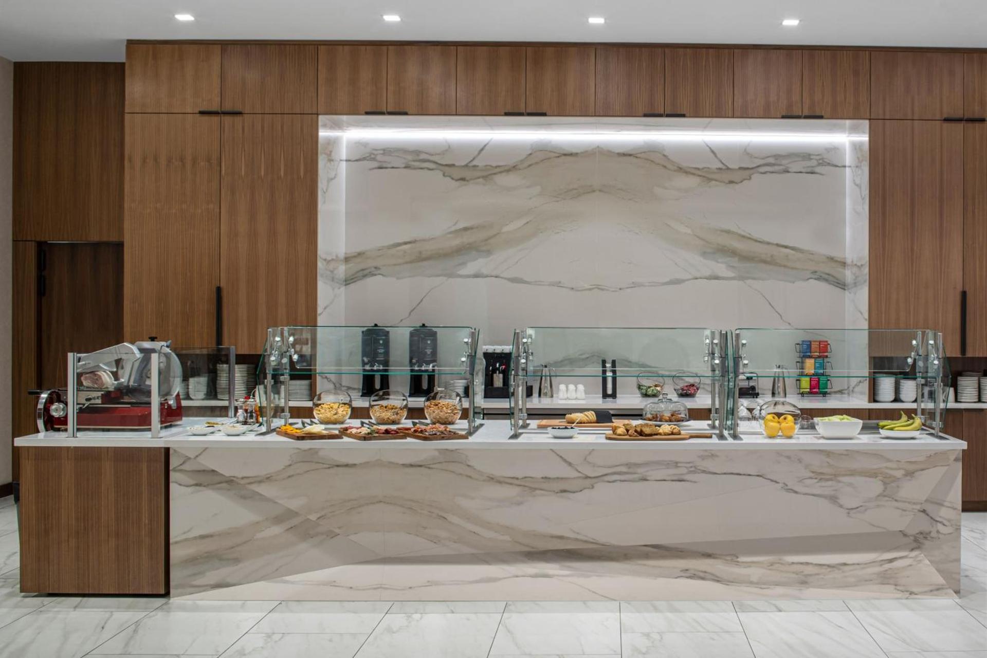 AC Hotel by Marriott Vancouver Waterfront photo 21