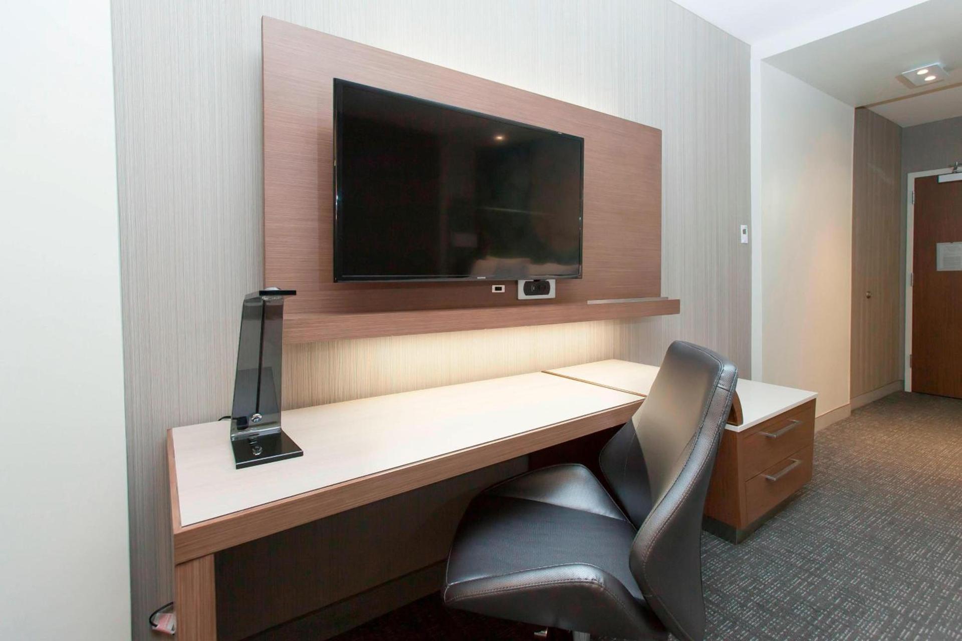 Courtyard by Marriott Houston City Place photo 10