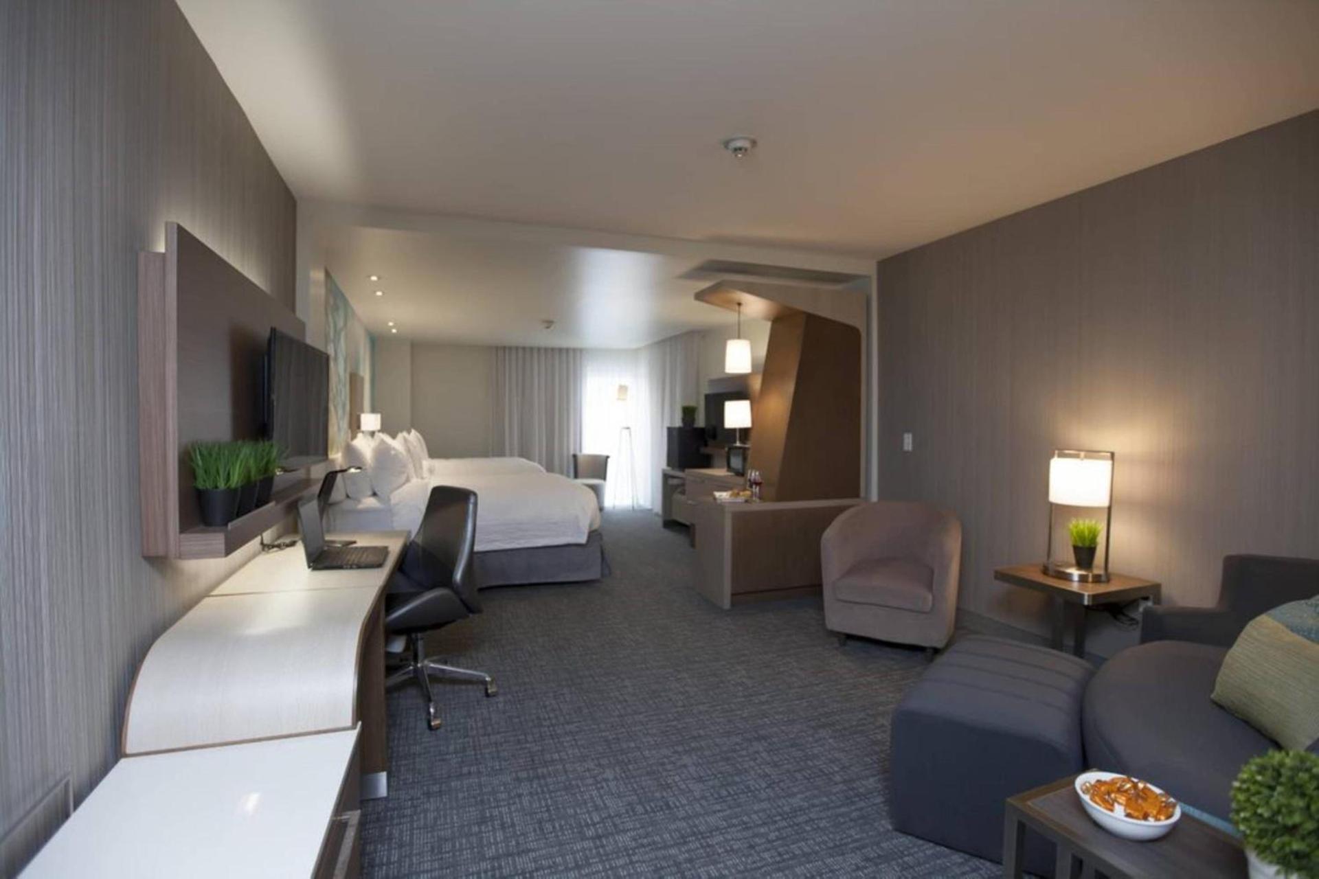 Courtyard by Marriott Houston City Place photo 13
