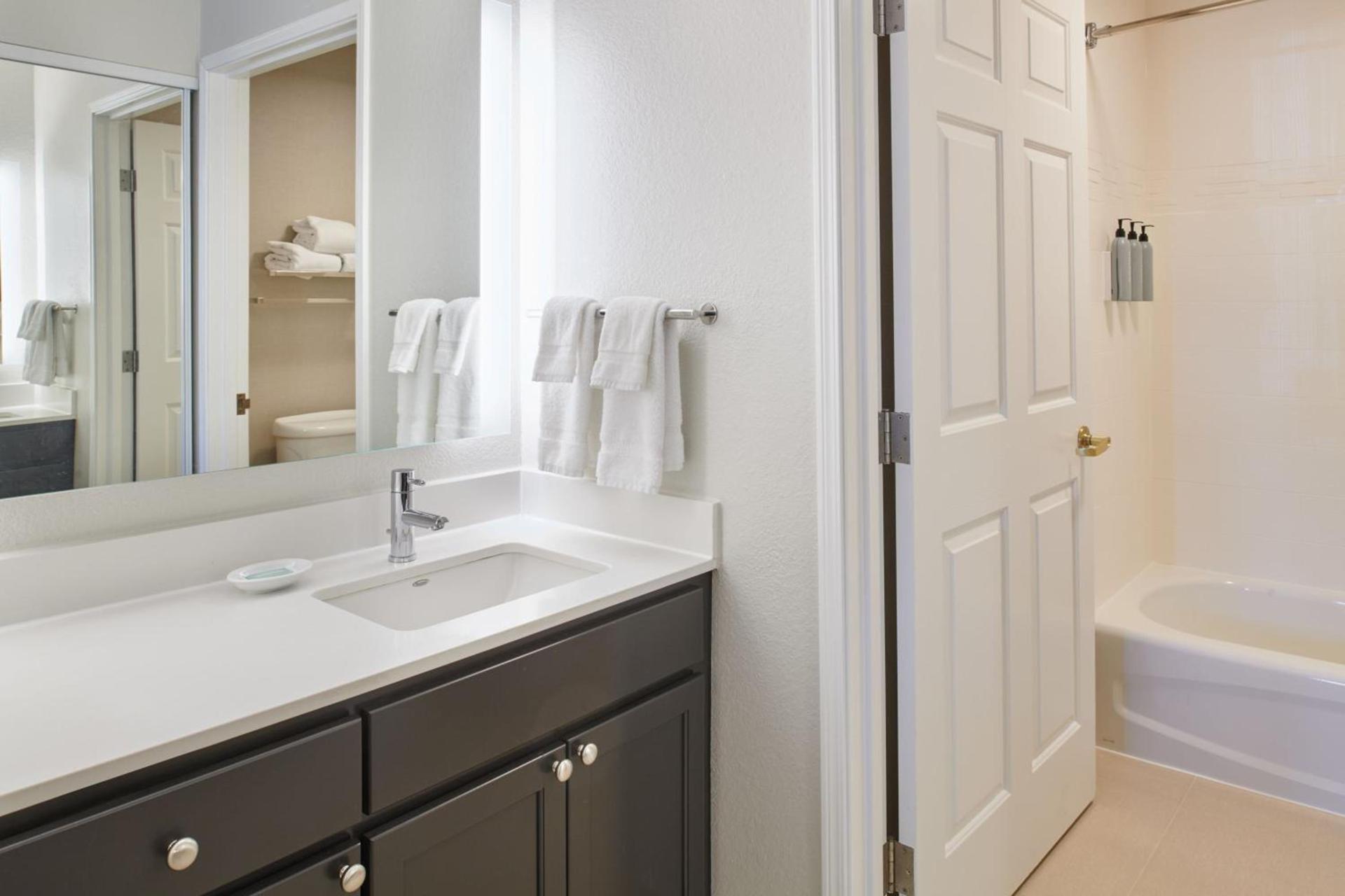 Residence Inn by Marriott Detroit / Novi photo 22