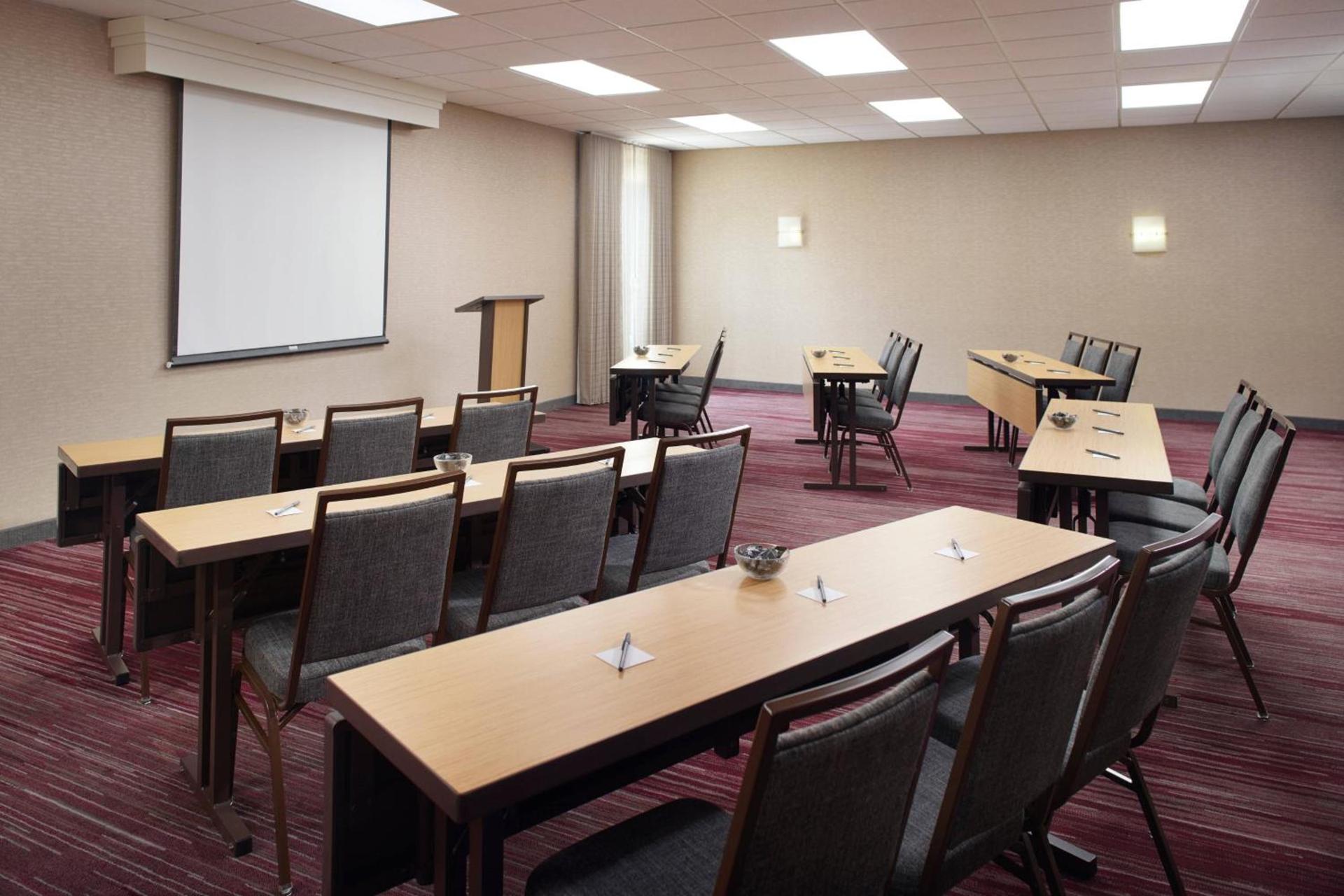 Courtyard by Marriott Fayetteville photo 12