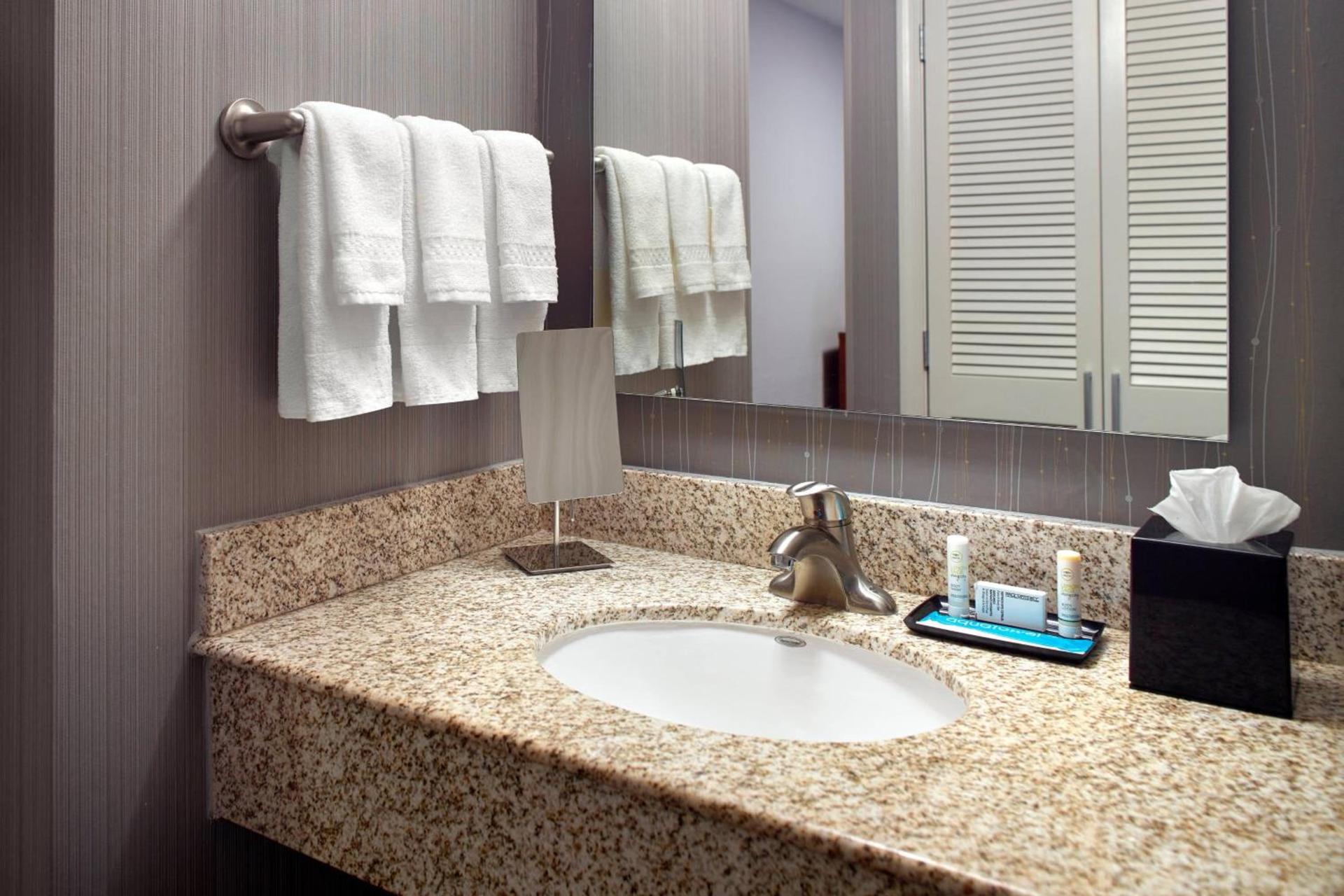 Courtyard by Marriott Fayetteville photo 23