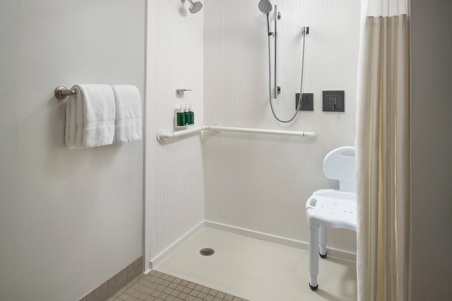 Courtyard by Marriott Fayetteville photo 16