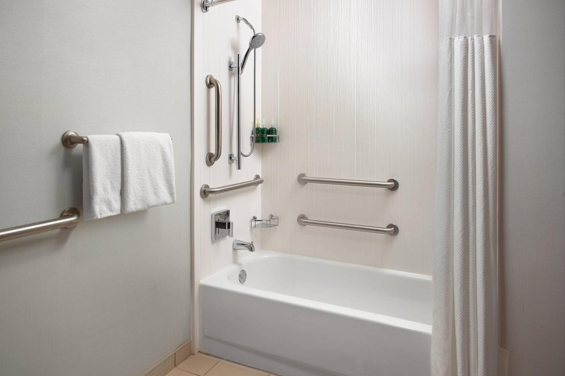 Courtyard by Marriott Fayetteville photo 21