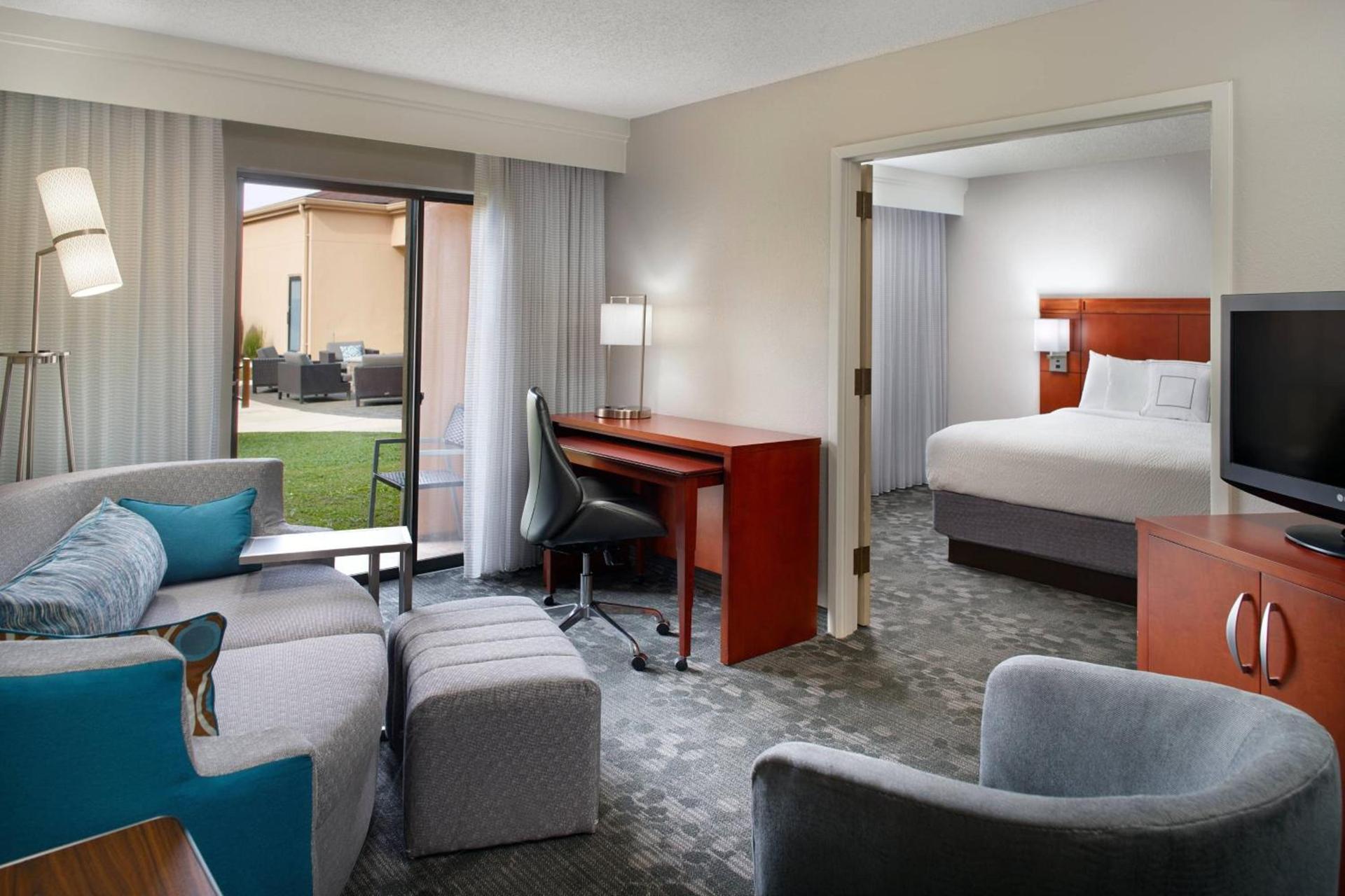 Courtyard by Marriott Fayetteville photo 15