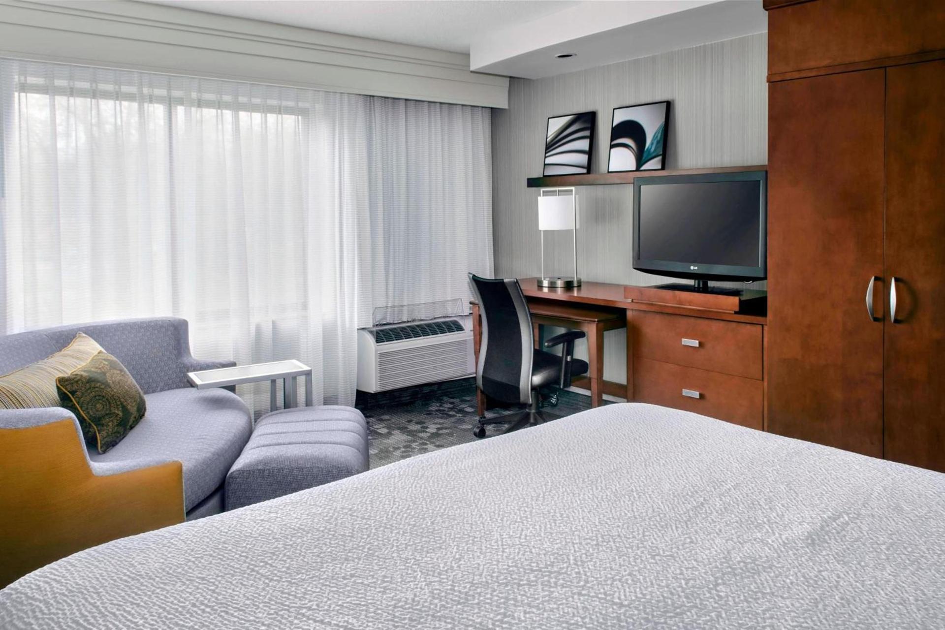 Courtyard by Marriott Paramus photo 5