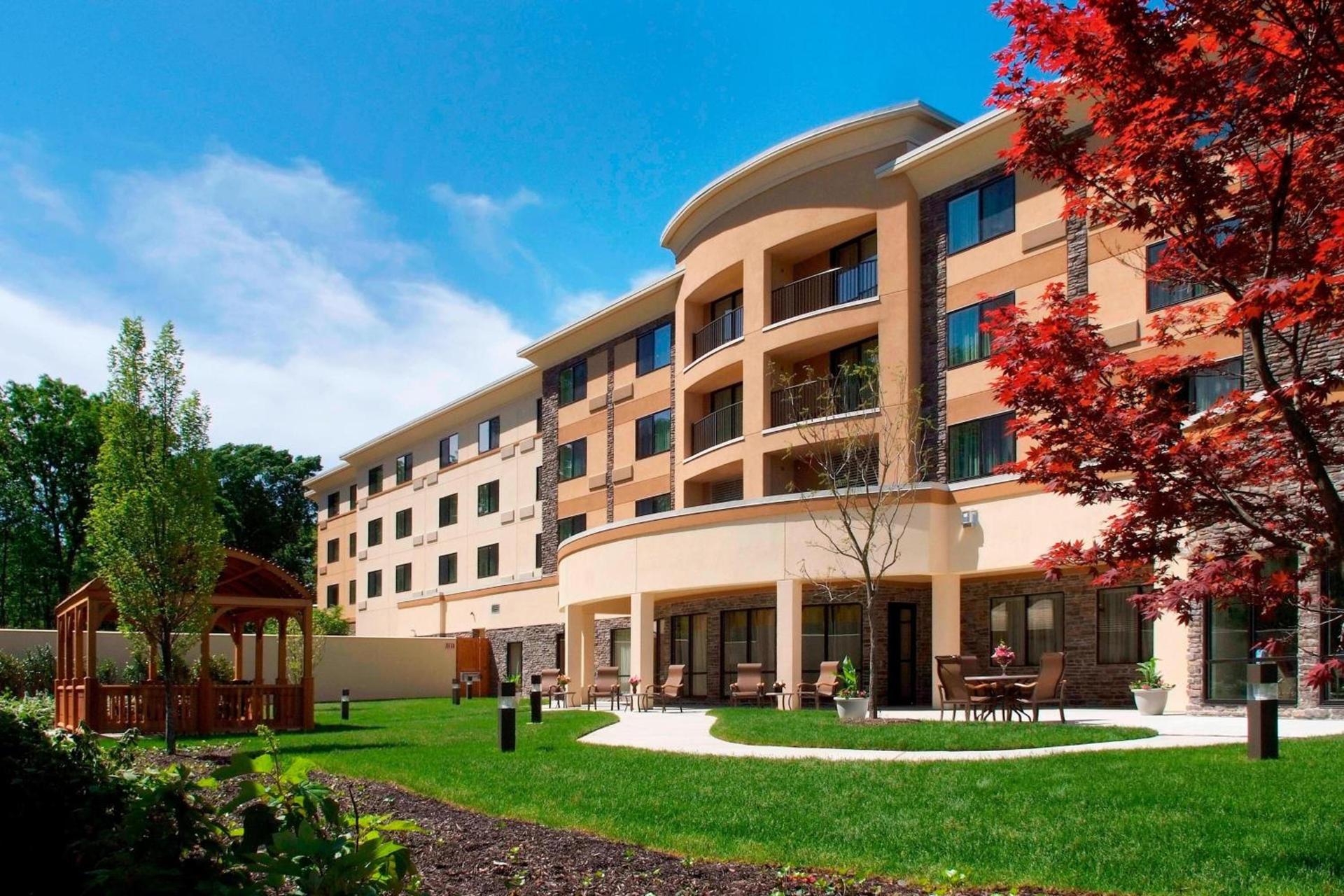 Courtyard by Marriott Paramus photo 2