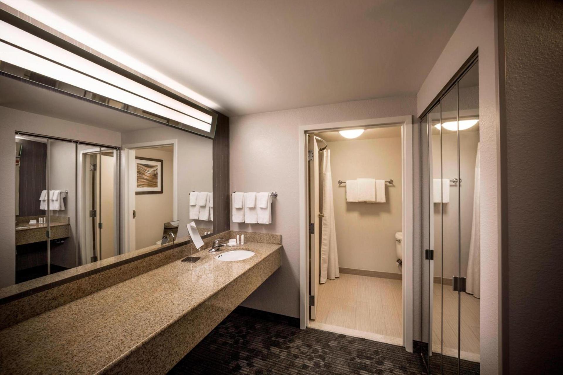 Courtyard by Marriott Norfolk Downtown photo 10