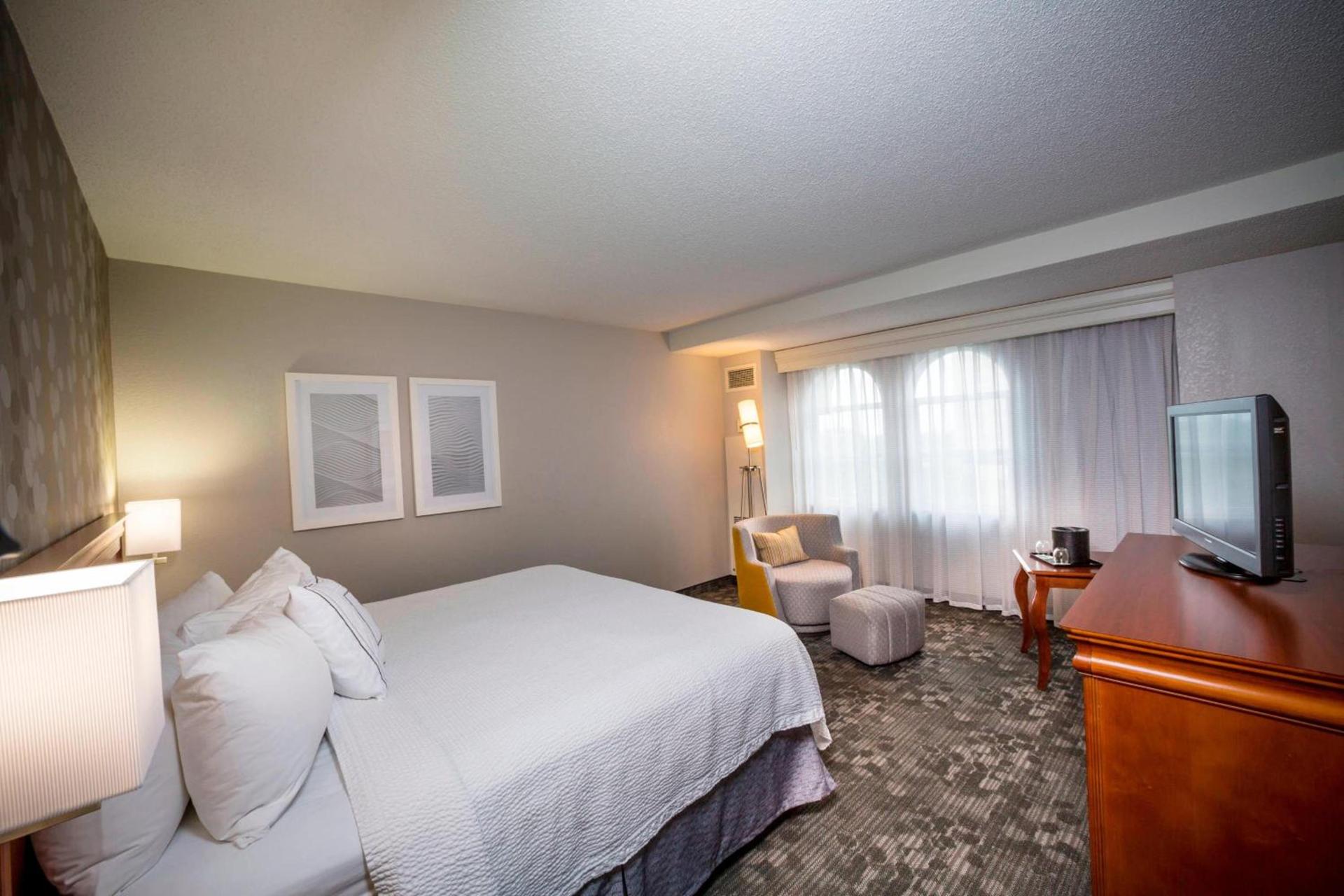 Courtyard by Marriott Norfolk Downtown photo 9