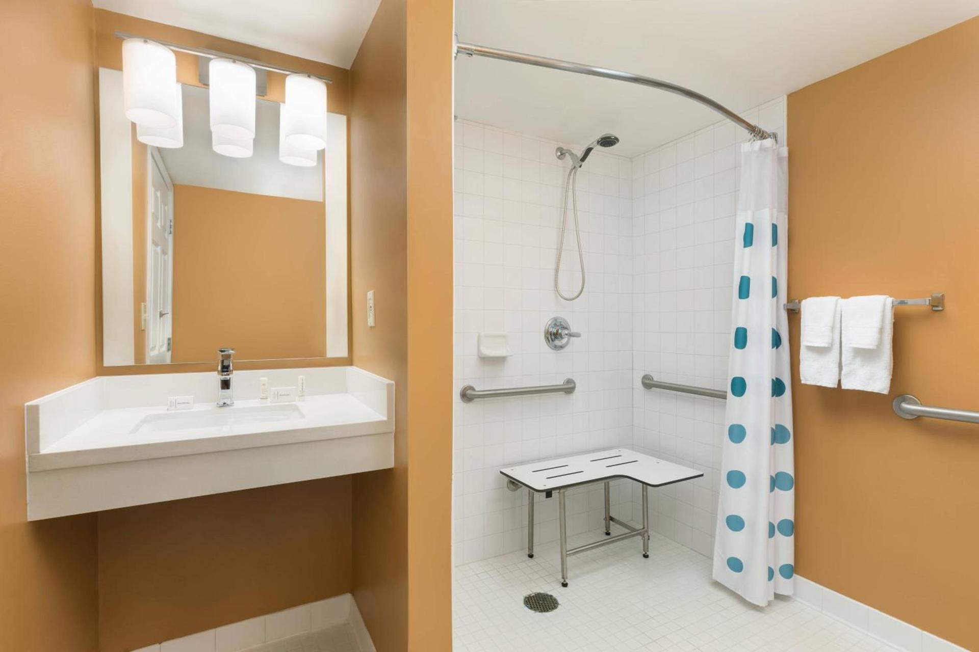 MainStay Suites Mt Laurel - Philadelphia photo 42