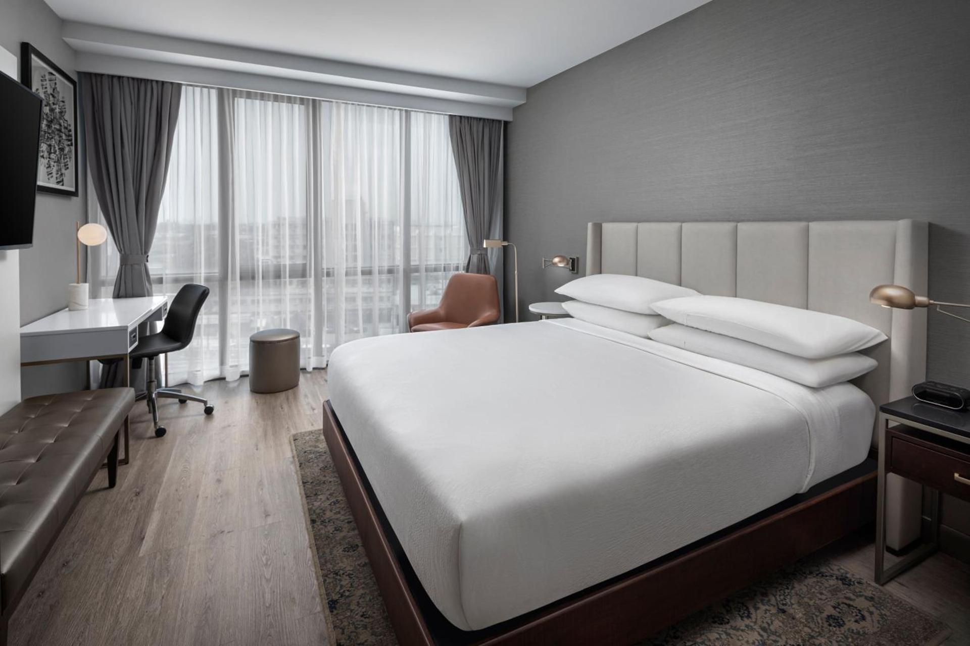 Four Points by Sheraton Flushing photo 8