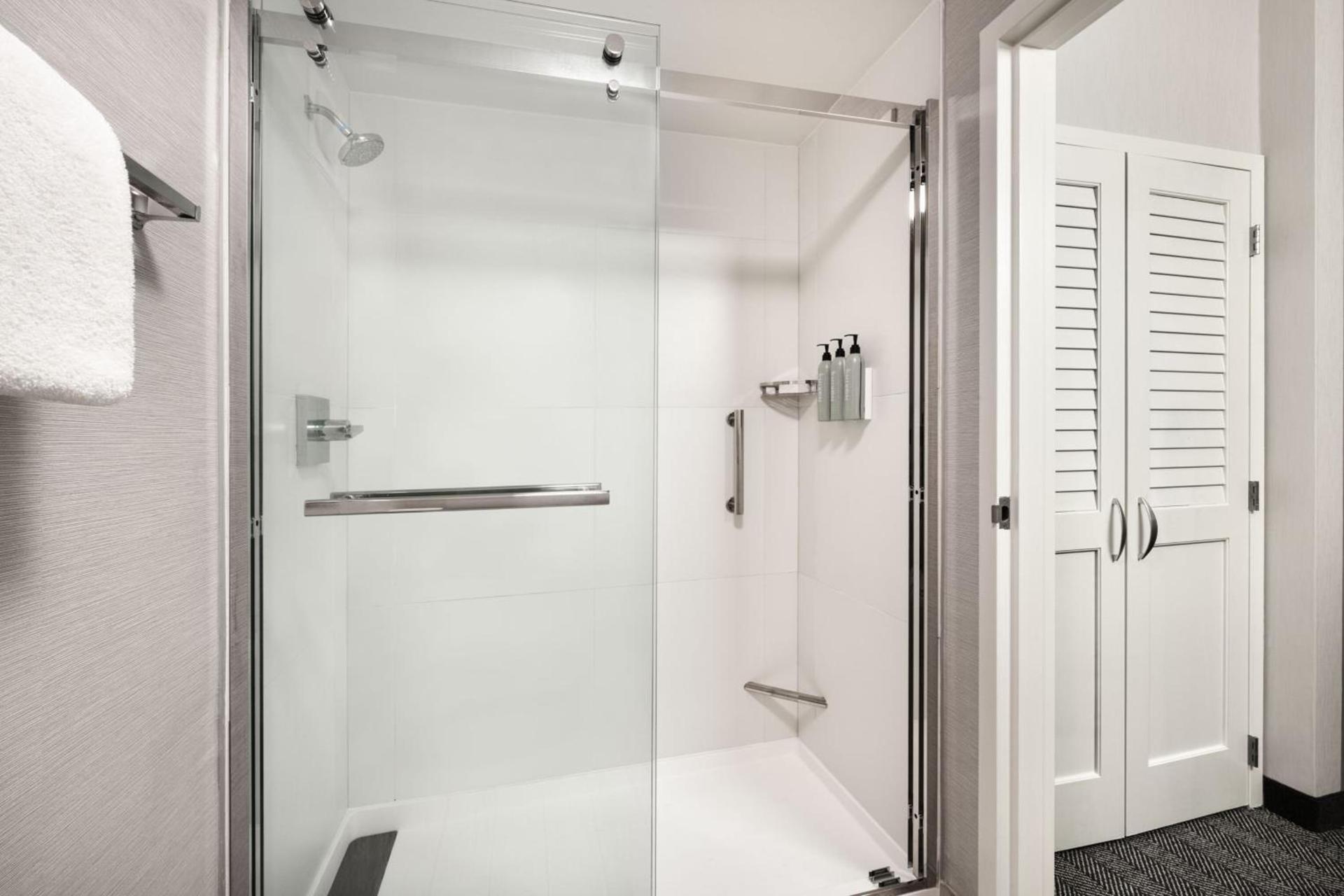 Courtyard by Marriott Memphis Airport photo 12