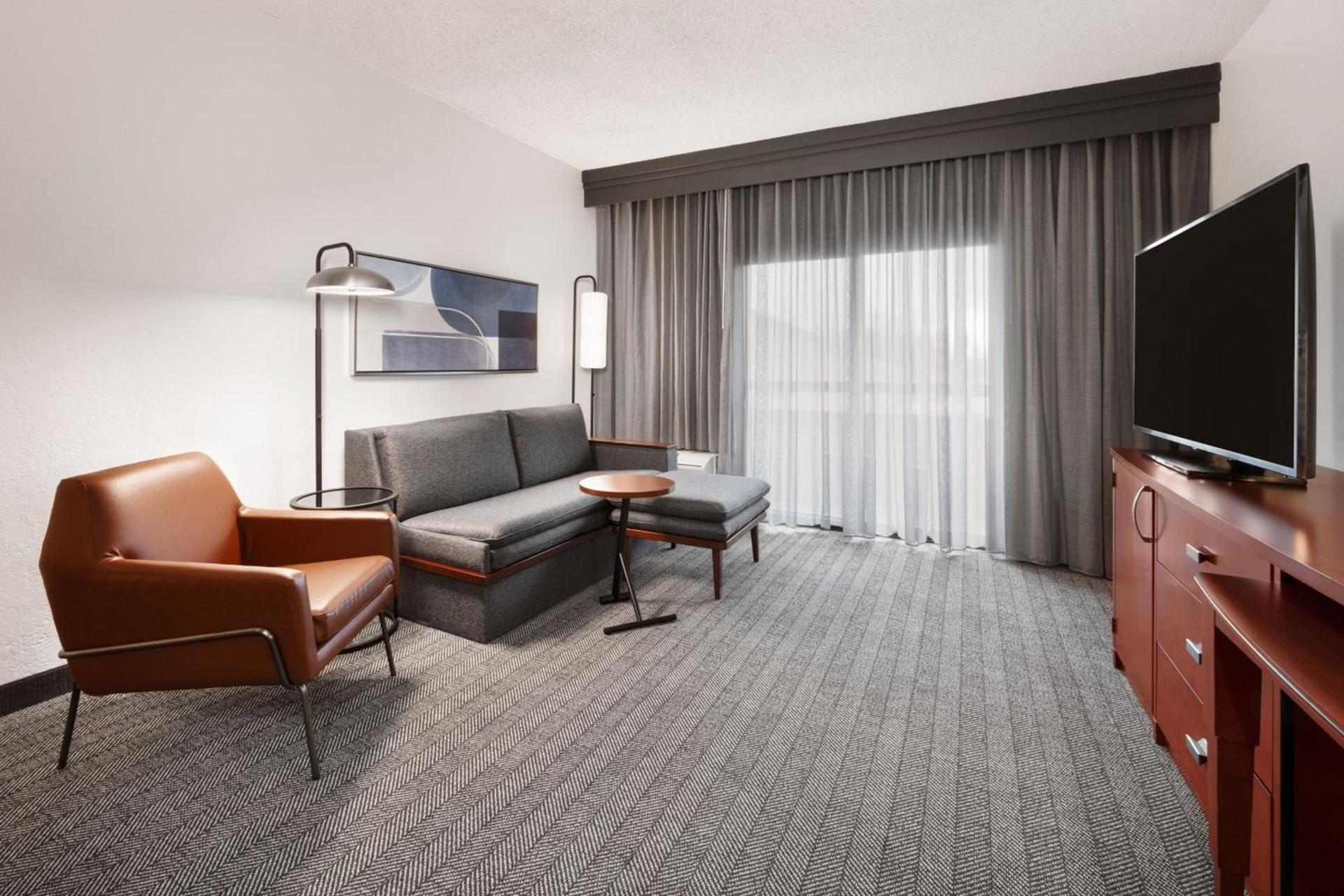 Courtyard by Marriott Memphis Airport photo 18