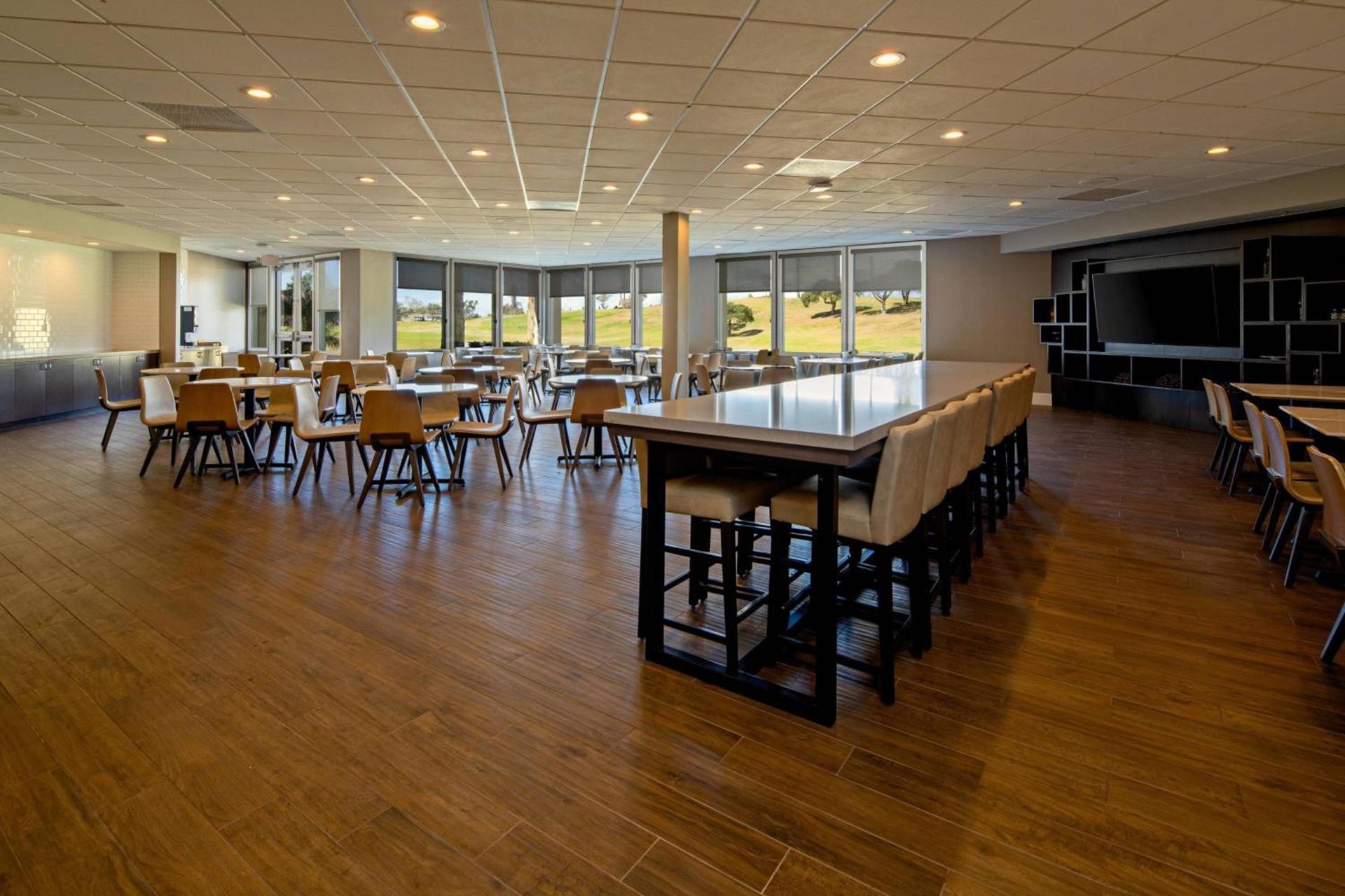 Staybridge Suites Oxnard - River Ridge by IHG photo 15
