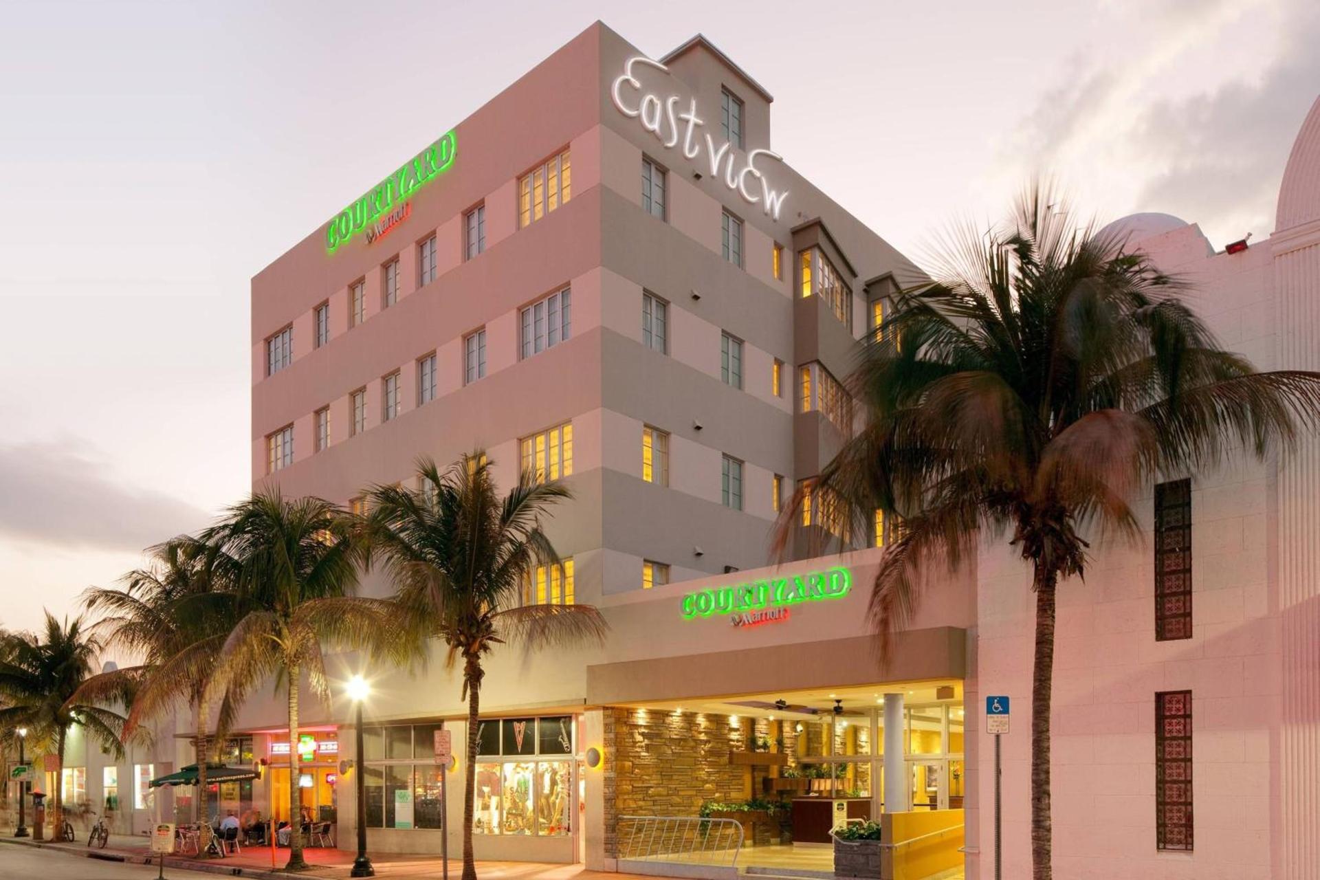 Courtyard Miami Beach South Beach photo 1