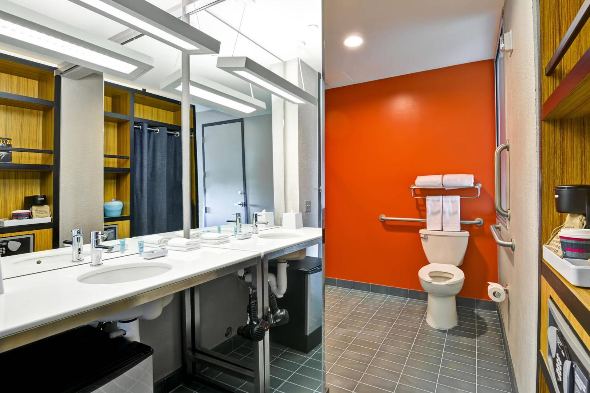 Aloft by Marriott Phoenix-Airport photo 16