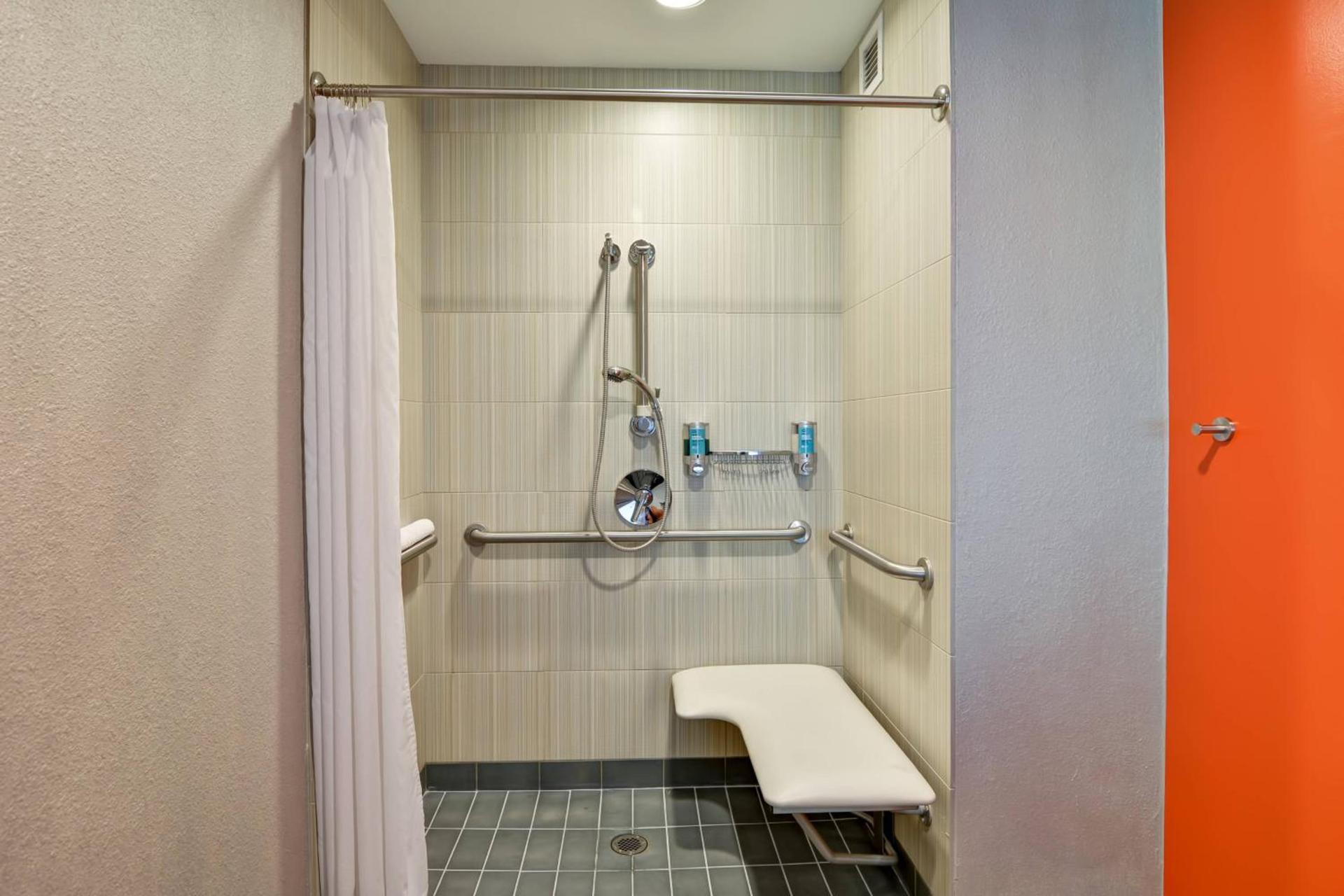 Aloft by Marriott Phoenix-Airport photo 17