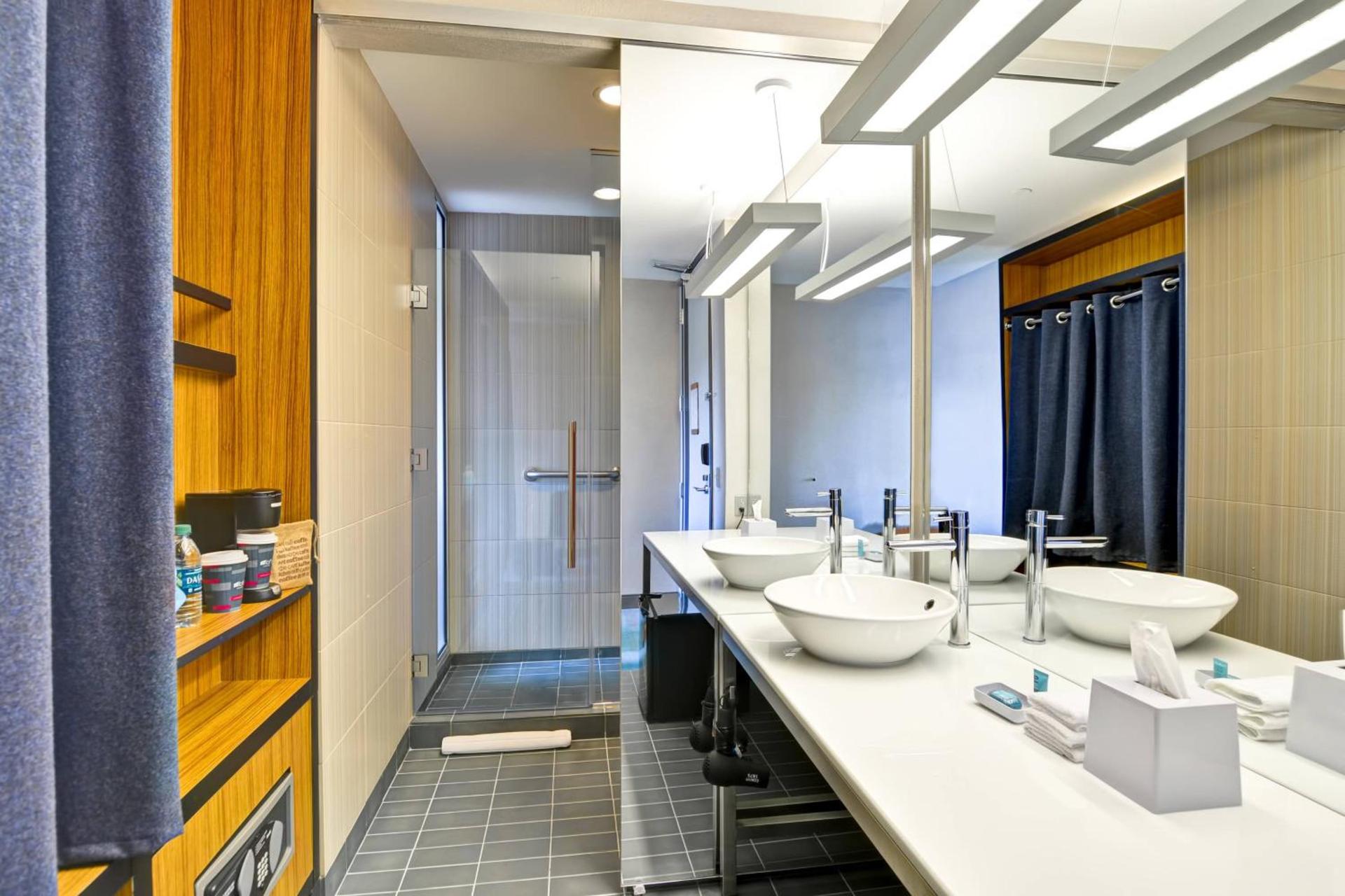Aloft by Marriott Phoenix-Airport photo 15